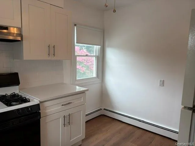 232 Catherine Avenue, Hempstead, NY, 1 Bedroom Bedrooms, 3 Rooms Rooms,1 BathroomBathrooms,Residential Lease,For Rent,Catherine,0,1032185 232 Catherine Avenue, Hempstead, NY, 1 Bedroom Bedrooms, 3 Rooms Rooms,1 BathroomBathrooms,Residential Lease,For Rent,Catherine,0,1032185