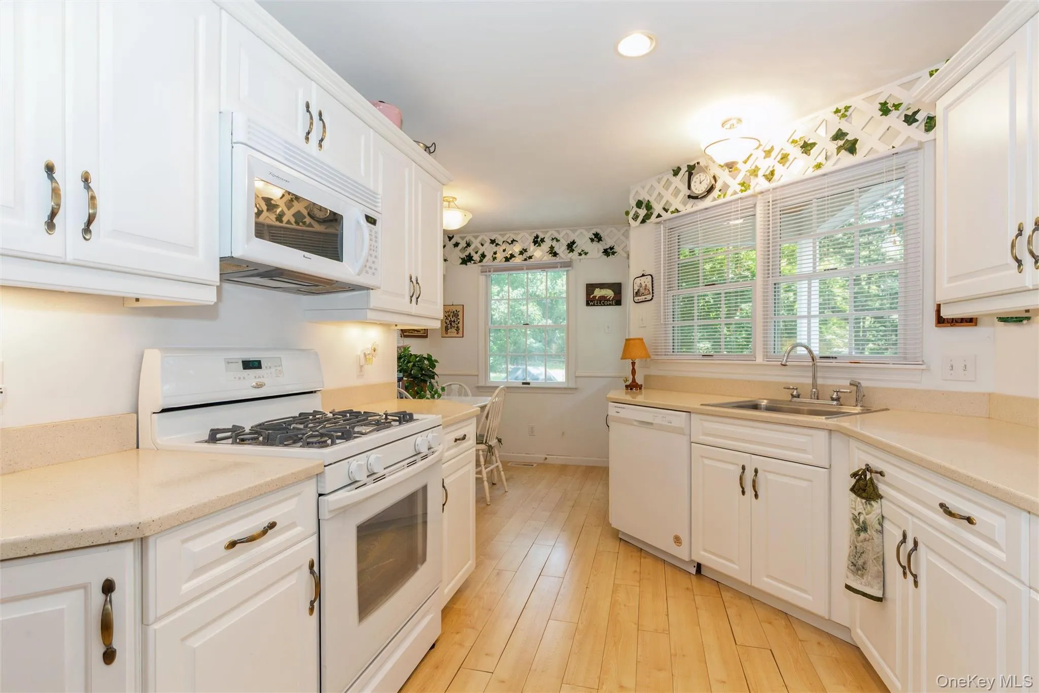 21 Oceanview Road, Southampton, NY, 2 Bedrooms Bedrooms, 6 Rooms Rooms,2 BathroomsBathrooms,Residential Lease,For Rent,Oceanview,0,1032186 21 Oceanview Road, Southampton, NY, 2 Bedrooms Bedrooms, 6 Rooms Rooms,2 BathroomsBathrooms,Residential Lease,For Rent,Oceanview,0,1032186