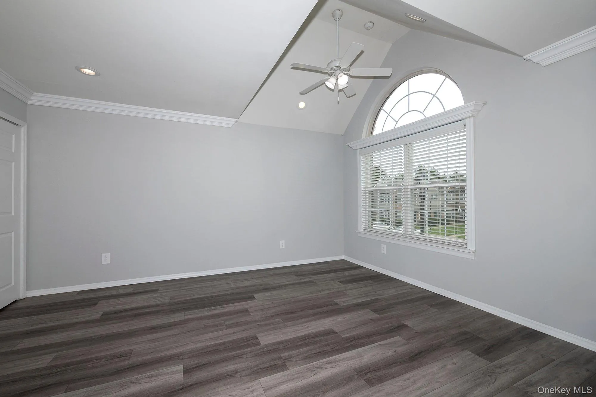 126 Horizon View Drive, Brookhaven, NY, 1 Bedroom Bedrooms, 7 Rooms Rooms,2 BathroomsBathrooms,Residential Lease,For Rent,Horizon View,0,1032190 126 Horizon View Drive, Brookhaven, NY, 1 Bedroom Bedrooms, 7 Rooms Rooms,2 BathroomsBathrooms,Residential Lease,For Rent,Horizon View,0,1032190