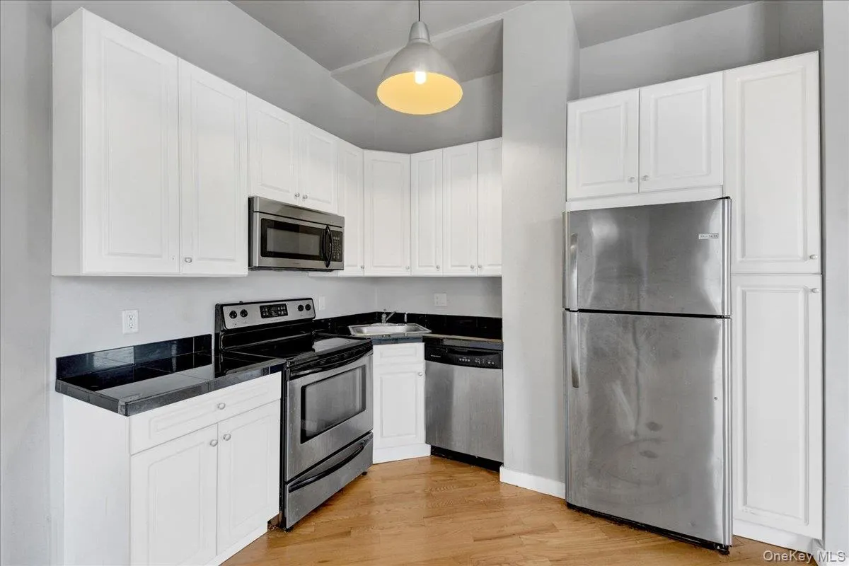 135 Main Street, Ossining, NY, 1 Bedroom Bedrooms, 3 Rooms Rooms,1 BathroomBathrooms,Residential,For Rent,Main,0,1032192 135 Main Street, Ossining, NY, 1 Bedroom Bedrooms, 3 Rooms Rooms,1 BathroomBathrooms,Residential,For Rent,Main,0,1032192