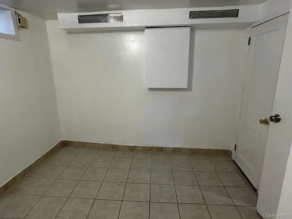 30 Ferdinand Place, New Rochelle, NY, 1 Bedroom Bedrooms, ,1 BathroomBathrooms,Residential Lease,For Rent,Ferdinand,0,1032202 30 Ferdinand Place, New Rochelle, NY, 1 Bedroom Bedrooms, ,1 BathroomBathrooms,Residential Lease,For Rent,Ferdinand,0,1032202