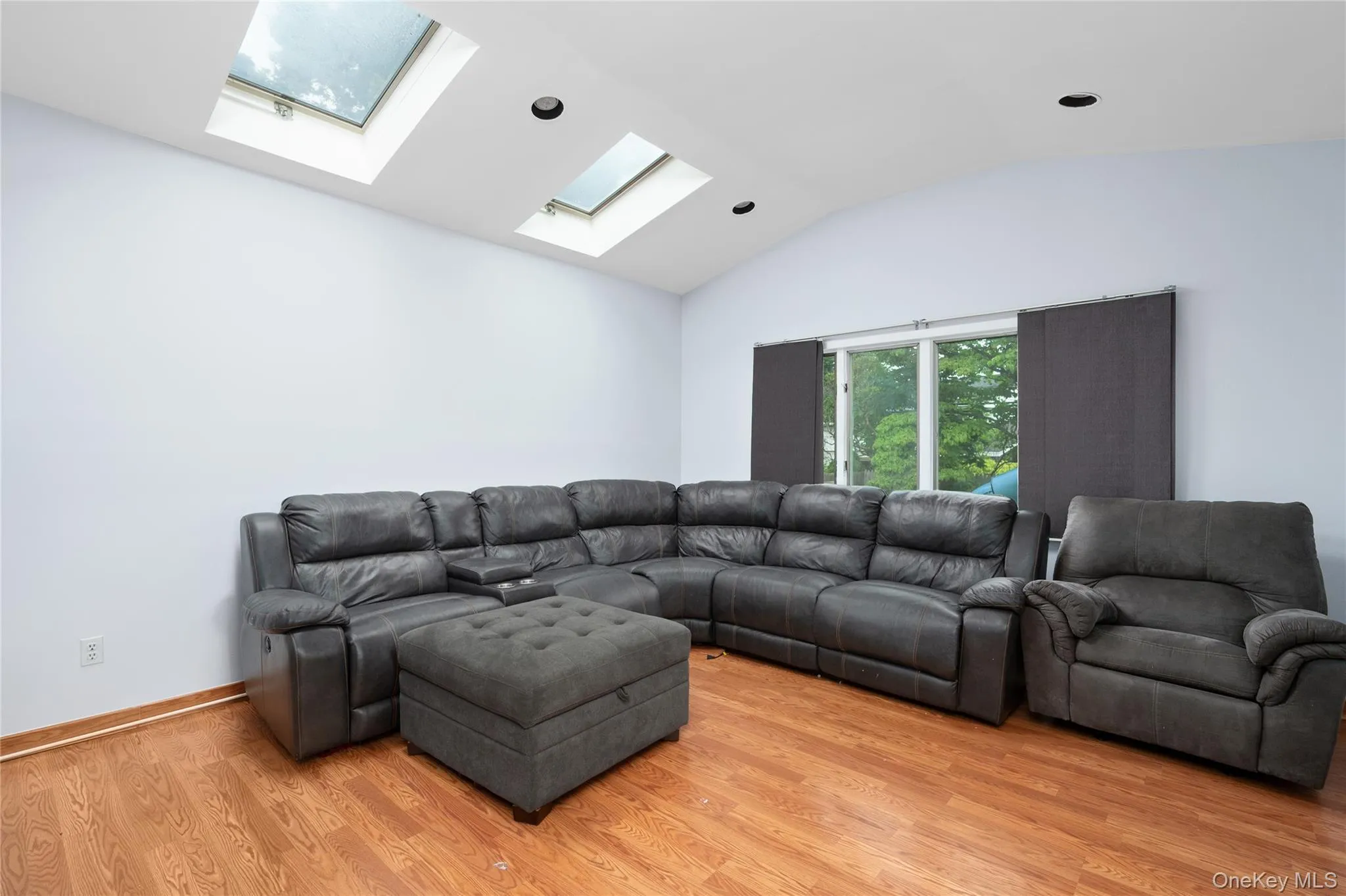 10 Primrose Avenue, Oyster Bay, NY, 4 Bedrooms Bedrooms, 12 Rooms Rooms,3 BathroomsBathrooms,Residential,For Rent,Primrose,0,1032204 10 Primrose Avenue, Oyster Bay, NY, 4 Bedrooms Bedrooms, 12 Rooms Rooms,3 BathroomsBathrooms,Residential,For Rent,Primrose,0,1032204