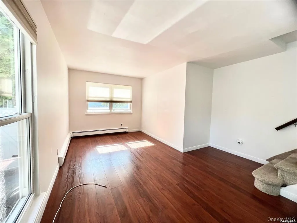 4 Ashwood Road, North Hempstead, NY, 2 Bedrooms Bedrooms, 5 Rooms Rooms,2 BathroomsBathrooms,Residential Lease,For Rent,Ashwood,0,1032207 4 Ashwood Road, North Hempstead, NY, 2 Bedrooms Bedrooms, 5 Rooms Rooms,2 BathroomsBathrooms,Residential Lease,For Rent,Ashwood,0,1032207