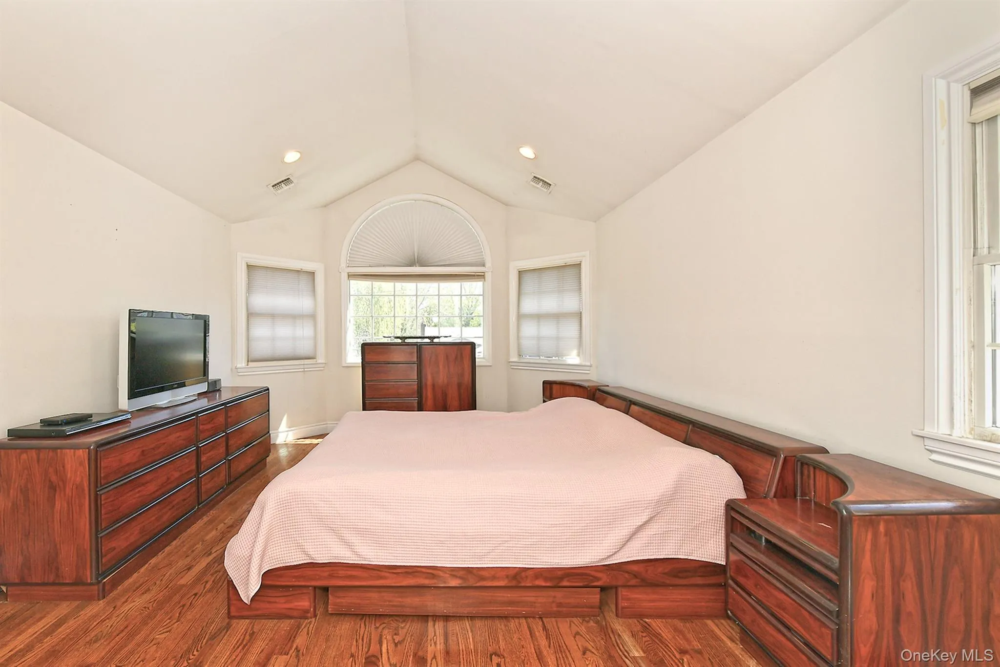 13 Sheppard Street, Oyster Bay, NY, 4 Bedrooms Bedrooms, 8 Rooms Rooms,2 BathroomsBathrooms,Residential Lease,For Rent,Sheppard,0,1032209 13 Sheppard Street, Oyster Bay, NY, 4 Bedrooms Bedrooms, 8 Rooms Rooms,2 BathroomsBathrooms,Residential Lease,For Rent,Sheppard,0,1032209