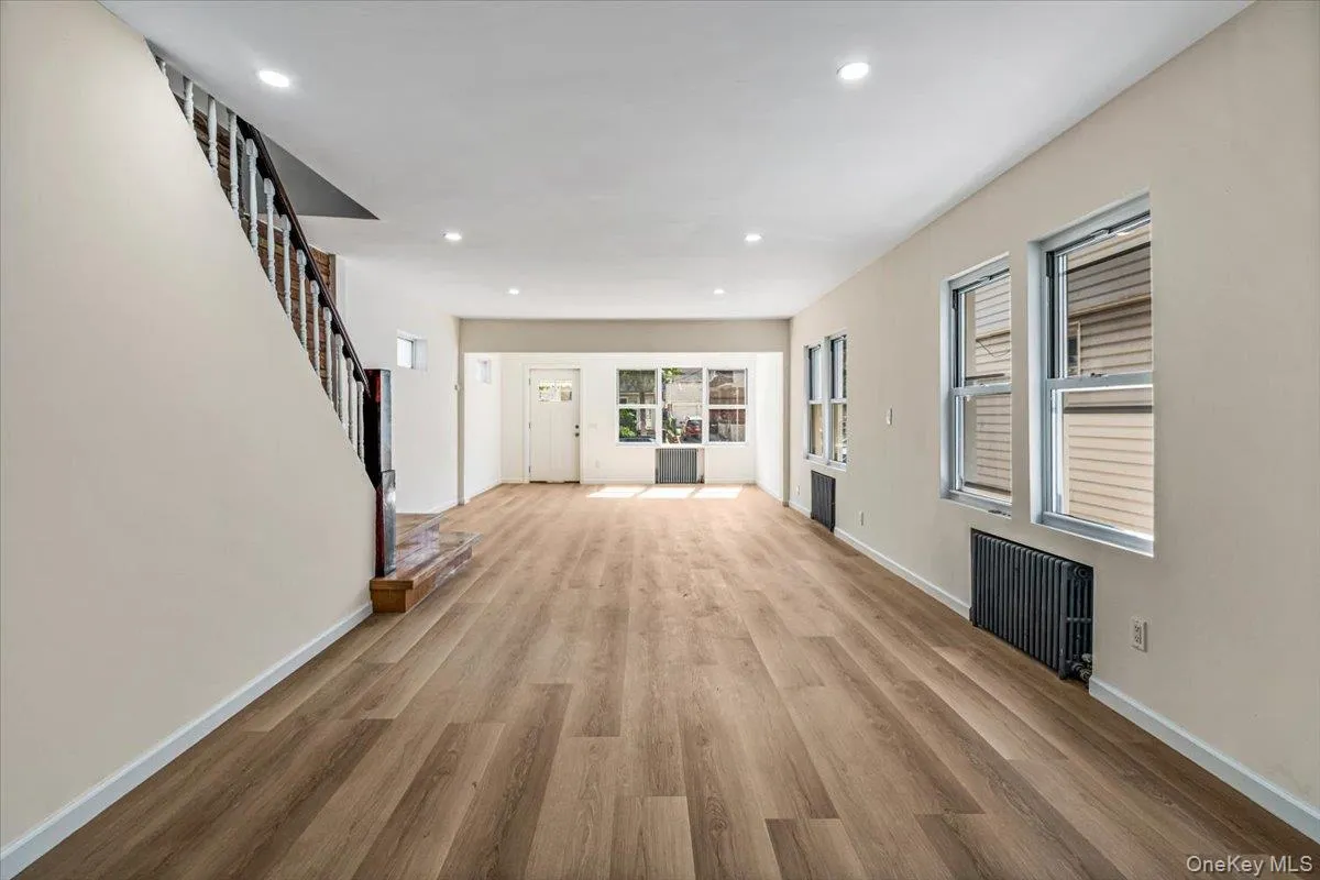 6134 Parsons Boulevard, New York, NY, 4 Bedrooms Bedrooms, 9 Rooms Rooms,3 BathroomsBathrooms,Residential,For Rent,Parsons,0,1032211 6134 Parsons Boulevard, New York, NY, 4 Bedrooms Bedrooms, 9 Rooms Rooms,3 BathroomsBathrooms,Residential,For Rent,Parsons,0,1032211