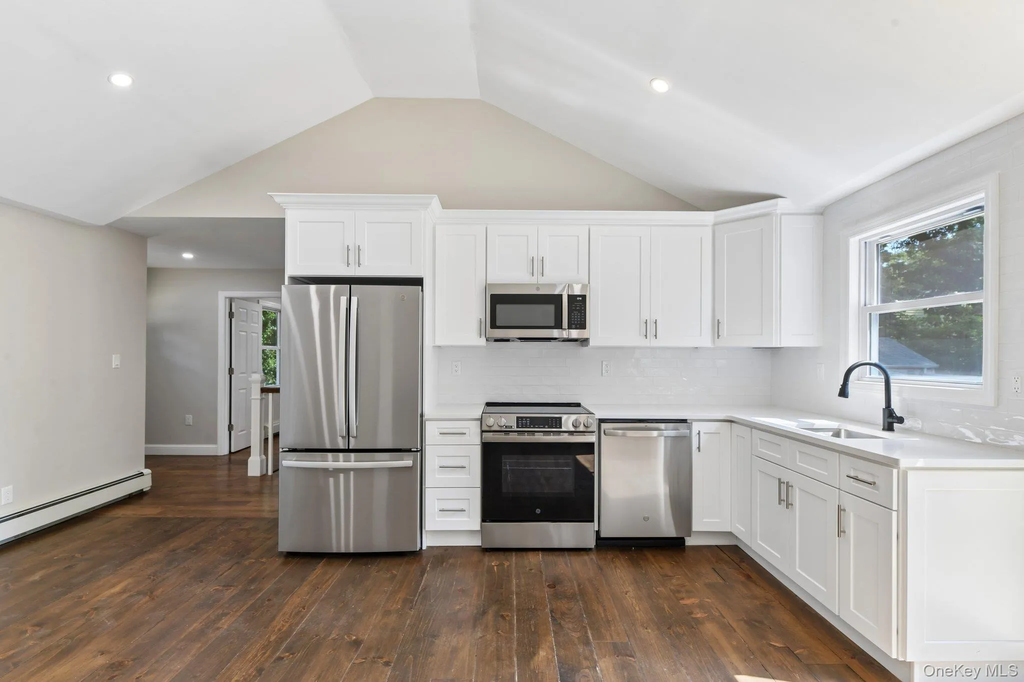 5 Kew Drive, Brookhaven, NY, 2 Bedrooms Bedrooms, 5 Rooms Rooms,1 BathroomBathrooms,Residential,For Rent,Kew,0,1032212 5 Kew Drive, Brookhaven, NY, 2 Bedrooms Bedrooms, 5 Rooms Rooms,1 BathroomBathrooms,Residential,For Rent,Kew,0,1032212
