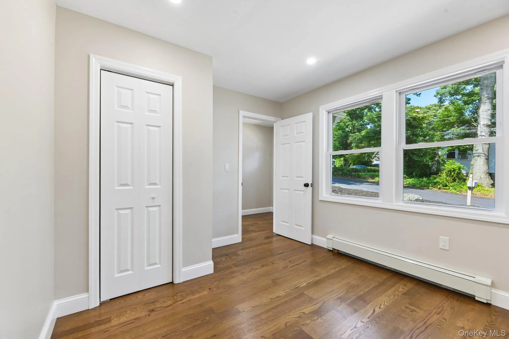 5 Kew Drive, Brookhaven, NY, 2 Bedrooms Bedrooms, 5 Rooms Rooms,1 BathroomBathrooms,Residential,For Rent,Kew,0,1032212 5 Kew Drive, Brookhaven, NY, 2 Bedrooms Bedrooms, 5 Rooms Rooms,1 BathroomBathrooms,Residential,For Rent,Kew,0,1032212