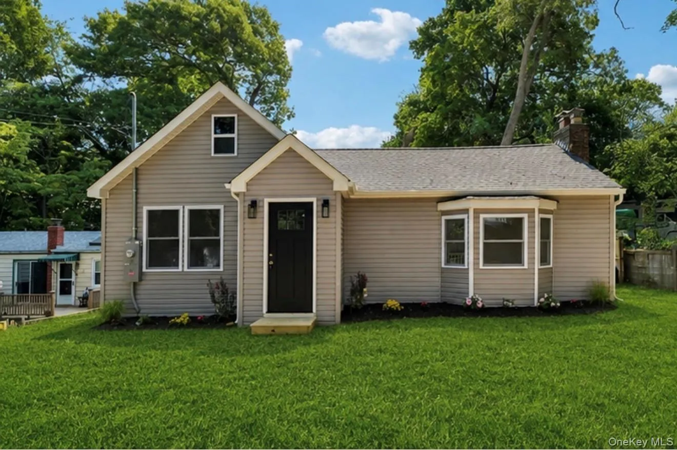 5 Kew Drive, Brookhaven, NY, 2 Bedrooms Bedrooms, 5 Rooms Rooms,1 BathroomBathrooms,Residential,For Rent,Kew,0,1032212 5 Kew Drive, Brookhaven, NY, 2 Bedrooms Bedrooms, 5 Rooms Rooms,1 BathroomBathrooms,Residential,For Rent,Kew,0,1032212
