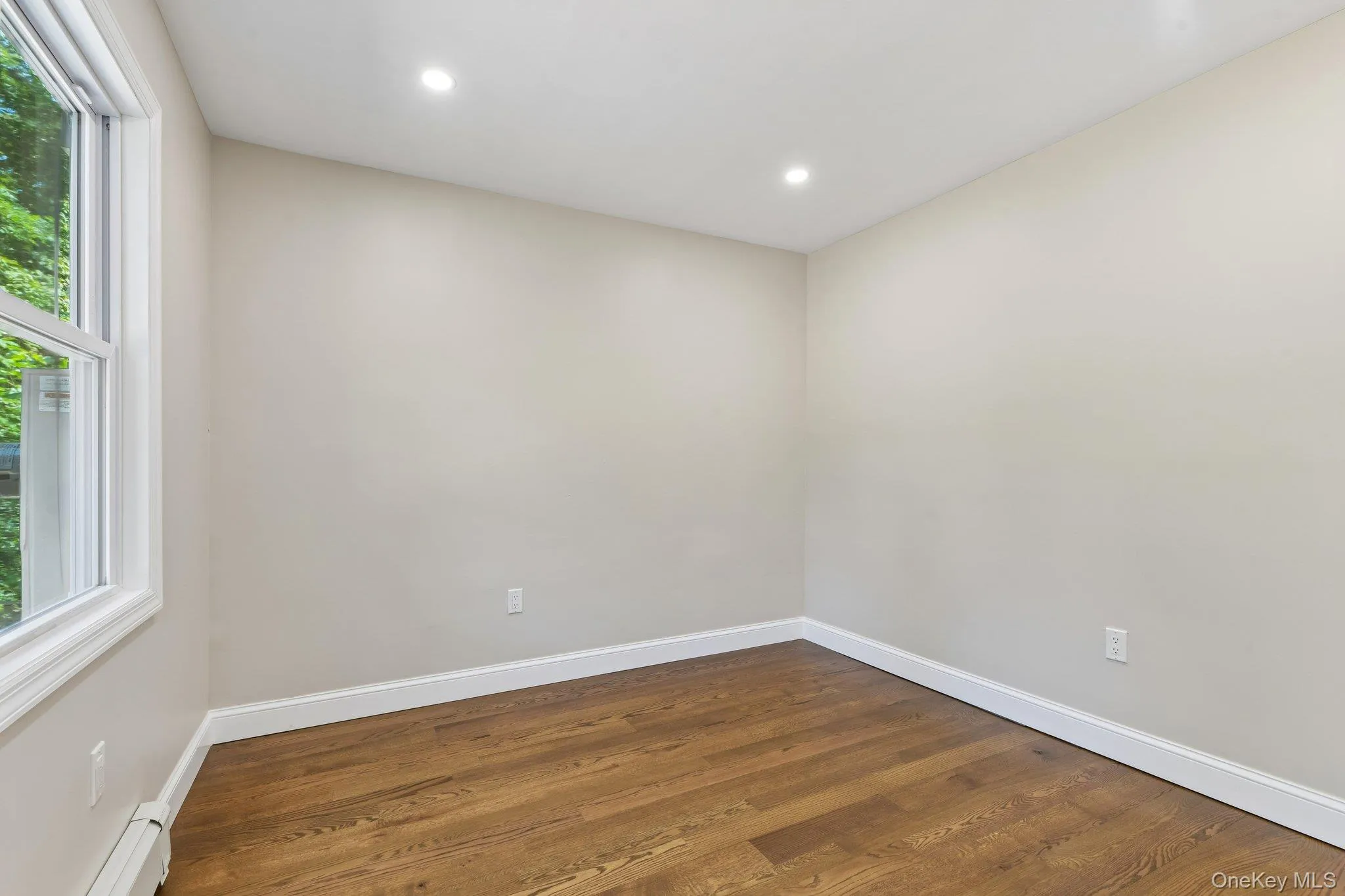 5 Kew Drive, Brookhaven, NY, 2 Bedrooms Bedrooms, 5 Rooms Rooms,1 BathroomBathrooms,Residential,For Rent,Kew,0,1032212 5 Kew Drive, Brookhaven, NY, 2 Bedrooms Bedrooms, 5 Rooms Rooms,1 BathroomBathrooms,Residential,For Rent,Kew,0,1032212