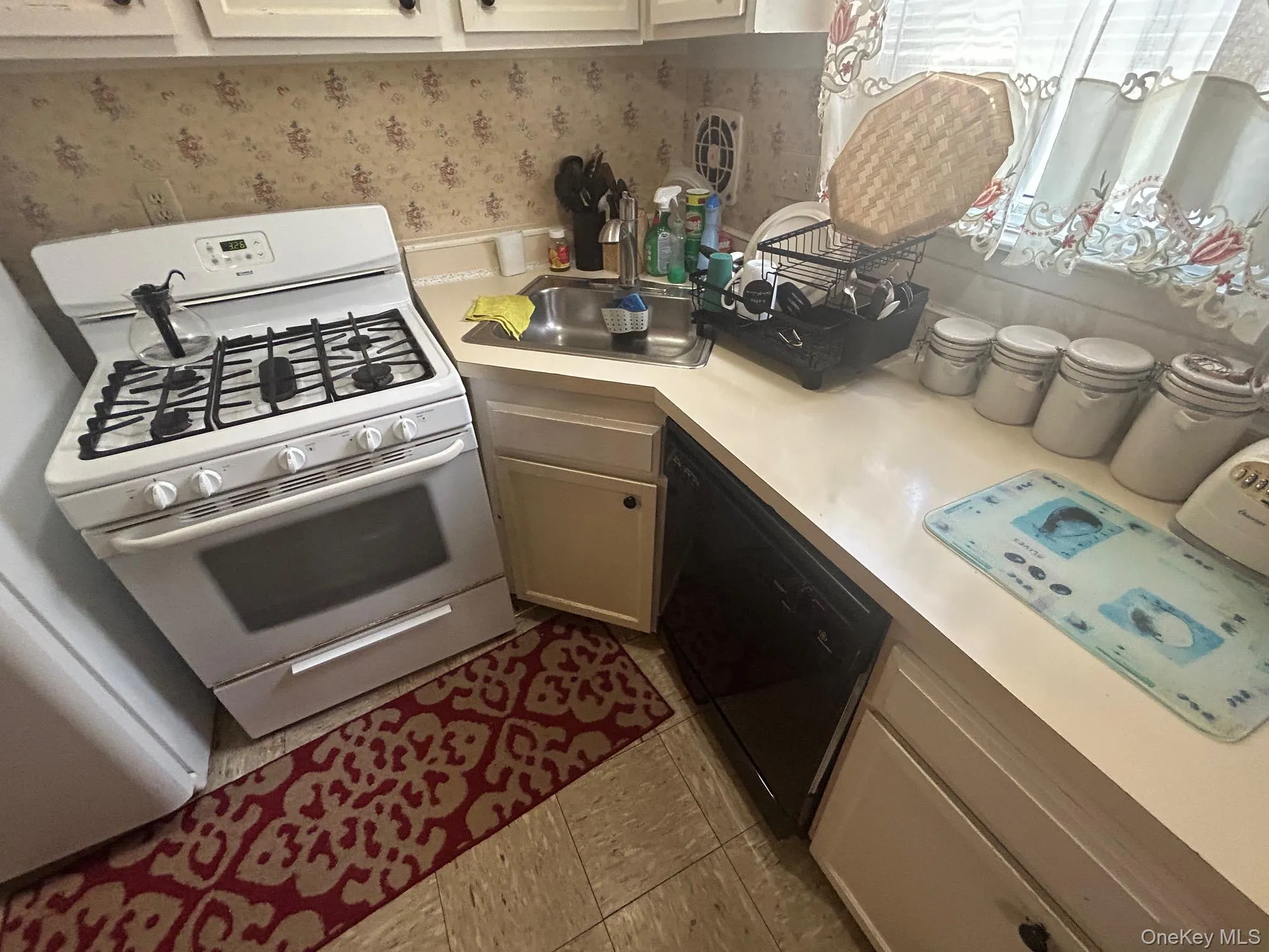 107 Sneden Place, Ramapo, NY, 1 Bedroom Bedrooms, 7 Rooms Rooms,1 BathroomBathrooms,Residential,For Rent,Sneden,0,1032214 107 Sneden Place, Ramapo, NY, 1 Bedroom Bedrooms, 7 Rooms Rooms,1 BathroomBathrooms,Residential,For Rent,Sneden,0,1032214