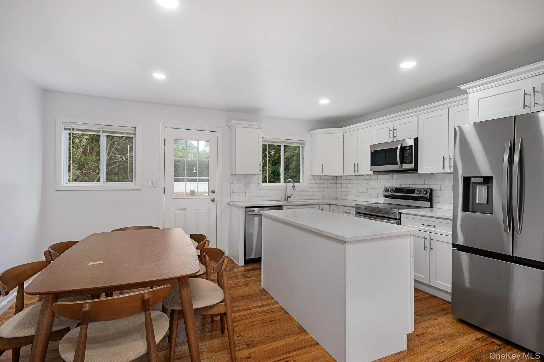 62 Lincoln Avenue, Huntington, NY, 4 Bedrooms Bedrooms, 6 Rooms Rooms,3 BathroomsBathrooms,Residential Lease,For Rent,Lincoln,0,1032222 62 Lincoln Avenue, Huntington, NY, 4 Bedrooms Bedrooms, 6 Rooms Rooms,3 BathroomsBathrooms,Residential Lease,For Rent,Lincoln,0,1032222