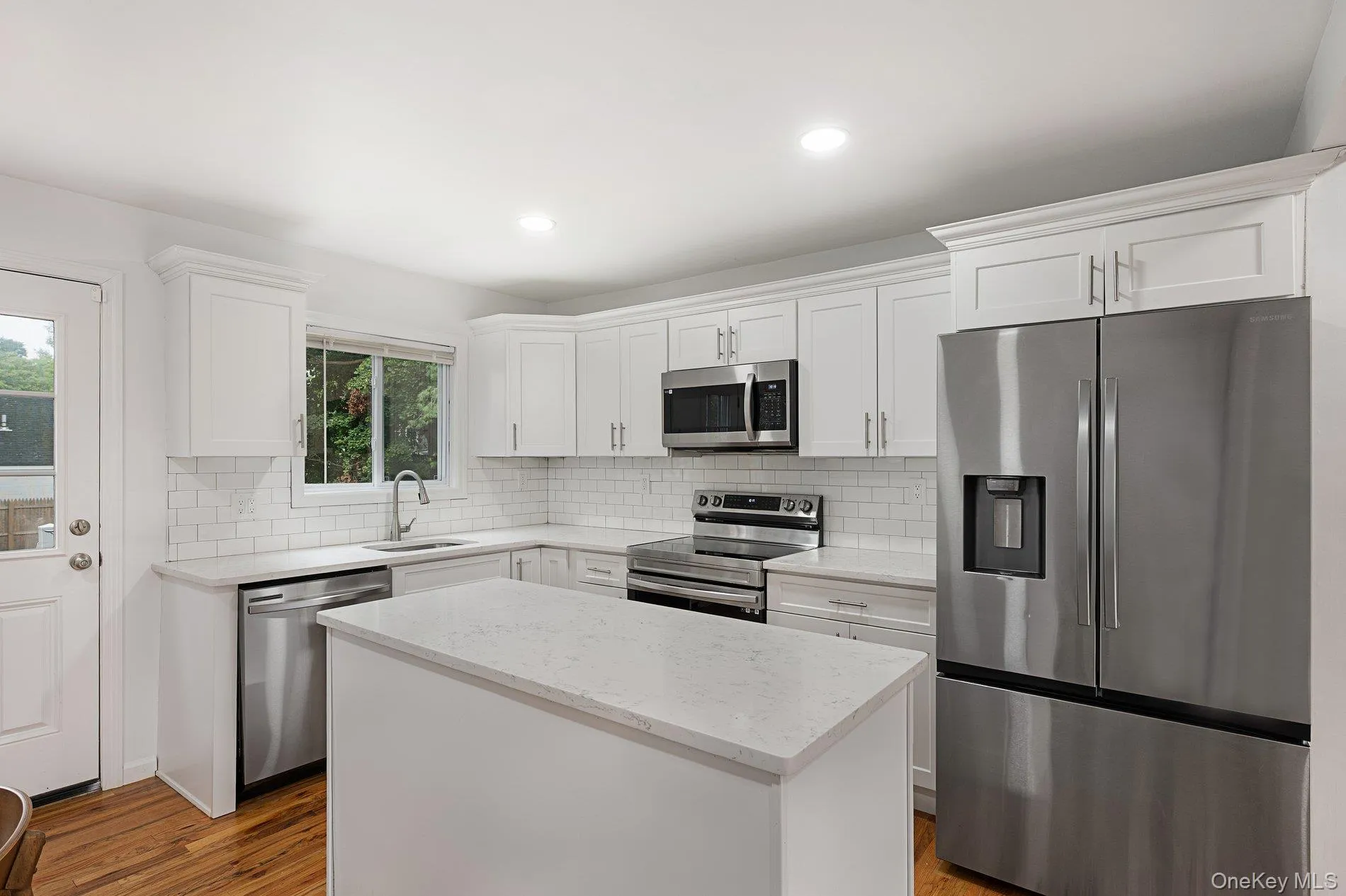 62 Lincoln Avenue, Huntington, NY, 4 Bedrooms Bedrooms, 6 Rooms Rooms,3 BathroomsBathrooms,Residential Lease,For Rent,Lincoln,0,1032222 62 Lincoln Avenue, Huntington, NY, 4 Bedrooms Bedrooms, 6 Rooms Rooms,3 BathroomsBathrooms,Residential Lease,For Rent,Lincoln,0,1032222