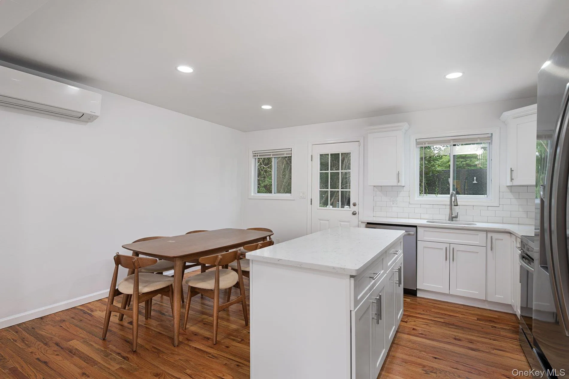 62 Lincoln Avenue, Huntington, NY, 4 Bedrooms Bedrooms, 6 Rooms Rooms,3 BathroomsBathrooms,Residential Lease,For Rent,Lincoln,0,1032222 62 Lincoln Avenue, Huntington, NY, 4 Bedrooms Bedrooms, 6 Rooms Rooms,3 BathroomsBathrooms,Residential Lease,For Rent,Lincoln,0,1032222
