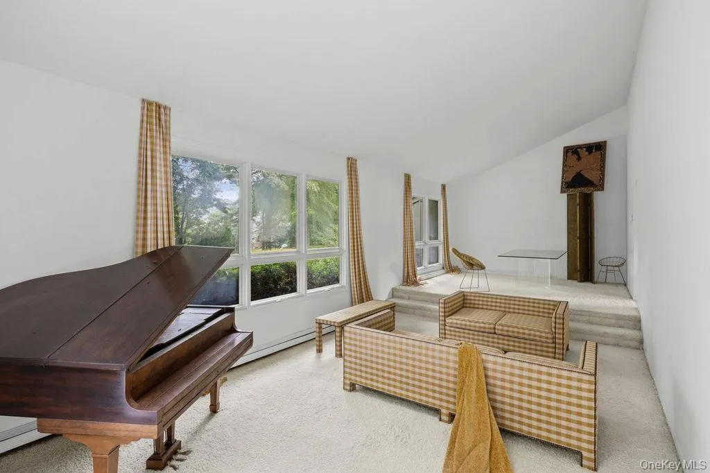 30 Fairway Drive, Brookhaven, NY, 5 Bedrooms Bedrooms, 9 Rooms Rooms,3 BathroomsBathrooms,Residential,For Rent,Fairway,0,1032233 30 Fairway Drive, Brookhaven, NY, 5 Bedrooms Bedrooms, 9 Rooms Rooms,3 BathroomsBathrooms,Residential,For Rent,Fairway,0,1032233