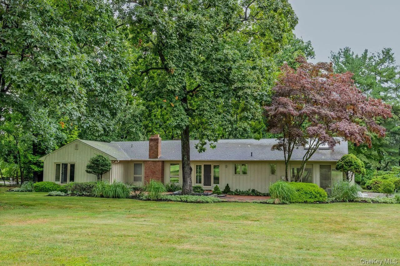 30 Fairway Drive, Brookhaven, NY, 5 Bedrooms Bedrooms, 9 Rooms Rooms,3 BathroomsBathrooms,Residential,For Rent,Fairway,0,1032233 30 Fairway Drive, Brookhaven, NY, 5 Bedrooms Bedrooms, 9 Rooms Rooms,3 BathroomsBathrooms,Residential,For Rent,Fairway,0,1032233