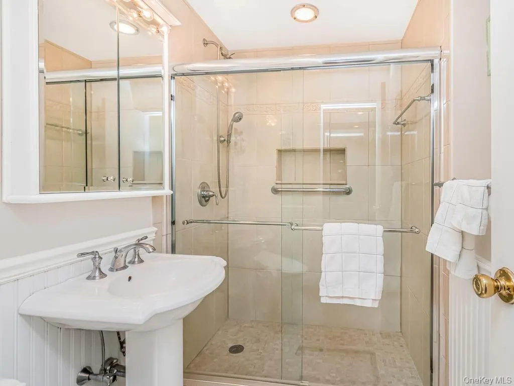 Bathroom Bathroom