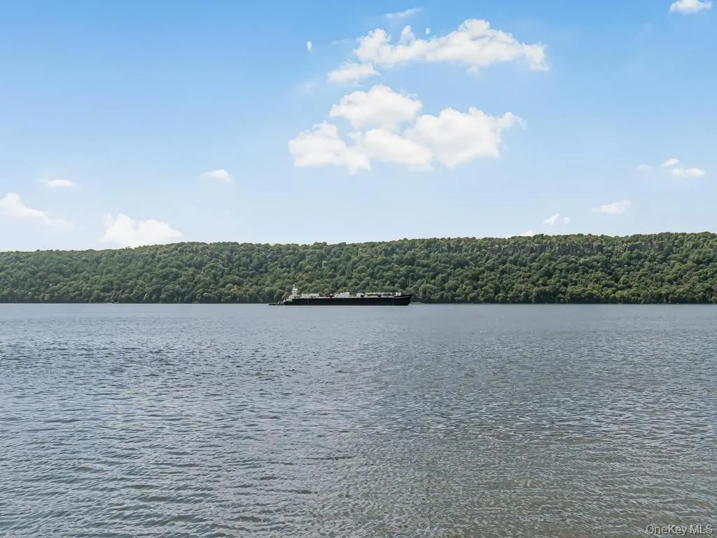 23 Water Grant Street, Yonkers, NY, 2 Bedrooms Bedrooms, 4 Rooms Rooms,1 BathroomBathrooms,Residential,For Rent,Water Grant,0,1032235 23 Water Grant Street, Yonkers, NY, 2 Bedrooms Bedrooms, 4 Rooms Rooms,1 BathroomBathrooms,Residential,For Rent,Water Grant,0,1032235