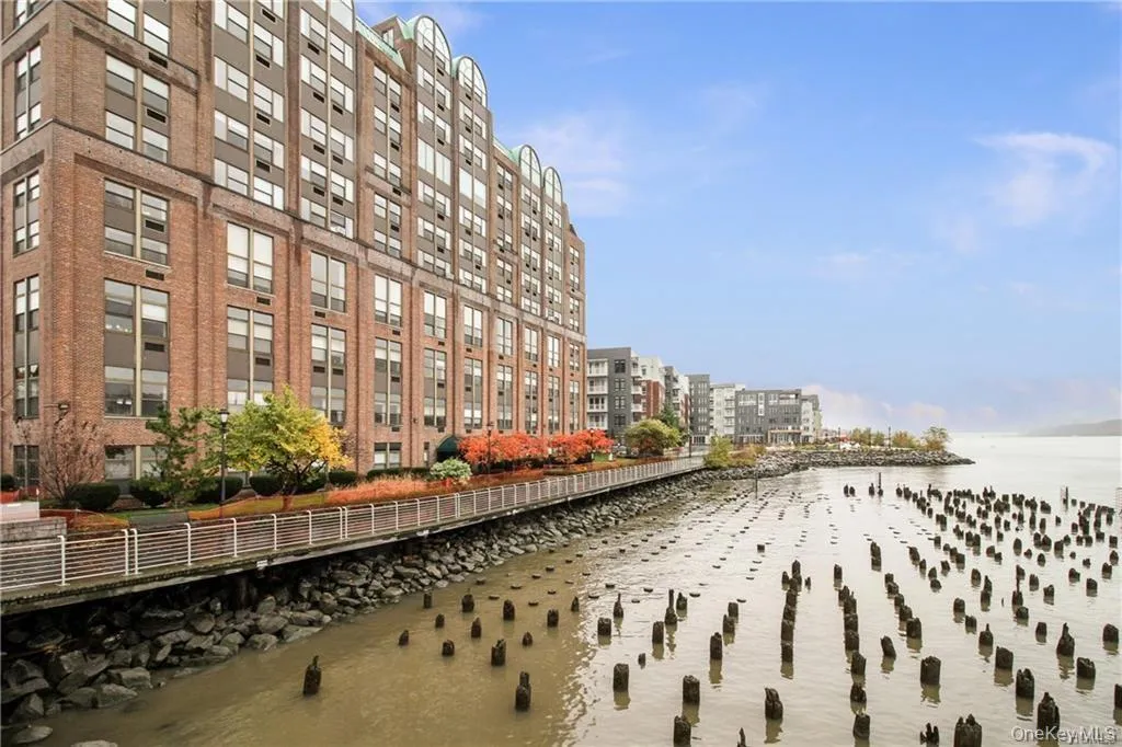 23 Water Grant Street, Yonkers, NY, 2 Bedrooms Bedrooms, 4 Rooms Rooms,1 BathroomBathrooms,Residential,For Rent,Water Grant,0,1032235 23 Water Grant Street, Yonkers, NY, 2 Bedrooms Bedrooms, 4 Rooms Rooms,1 BathroomBathrooms,Residential,For Rent,Water Grant,0,1032235