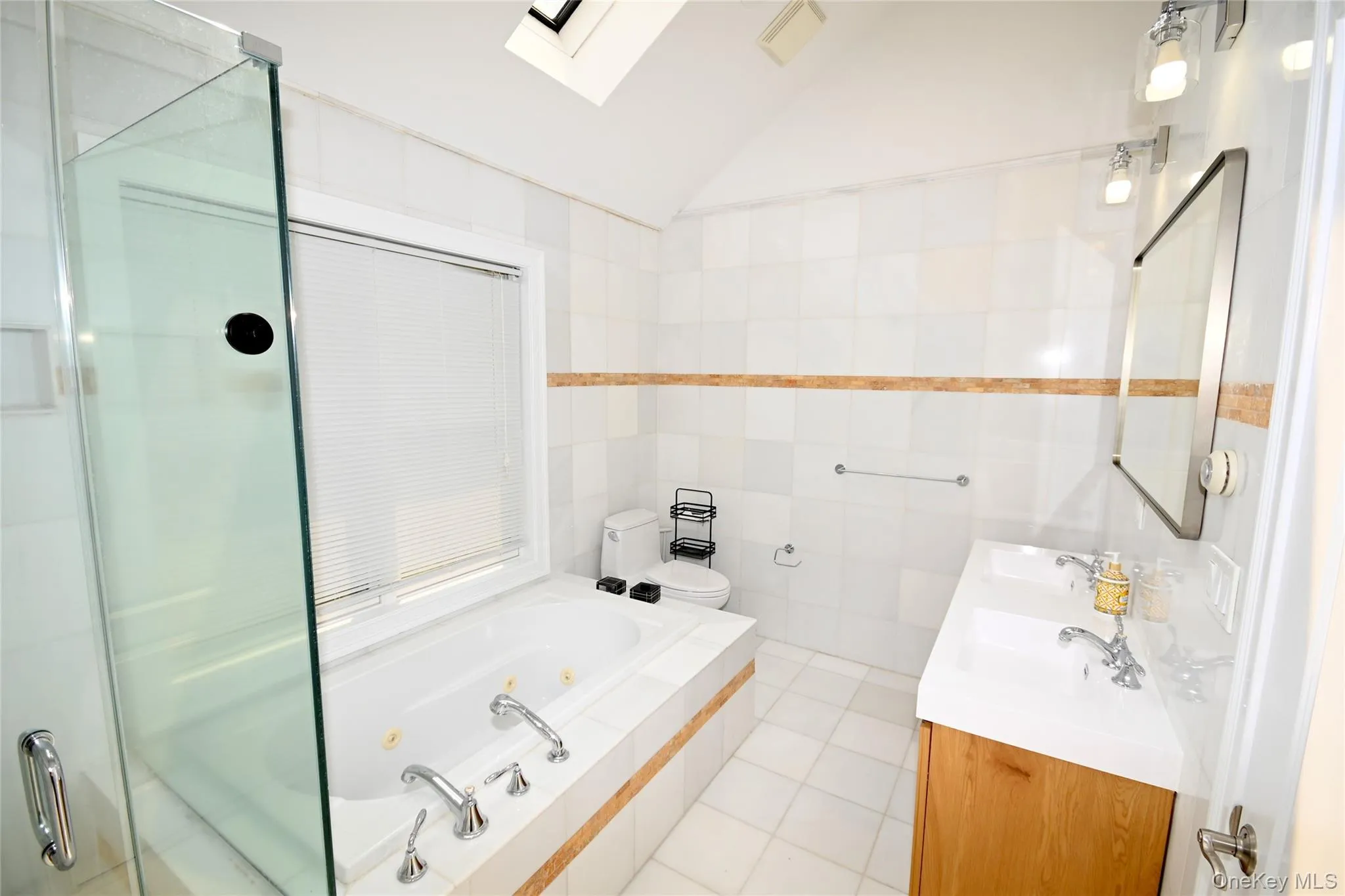 91 Baker Hill Road, North Hempstead, NY, 4 Bedrooms Bedrooms, 8 Rooms Rooms,3 BathroomsBathrooms,Residential Lease,For Rent,Baker Hill,0,1032243 91 Baker Hill Road, North Hempstead, NY, 4 Bedrooms Bedrooms, 8 Rooms Rooms,3 BathroomsBathrooms,Residential Lease,For Rent,Baker Hill,0,1032243