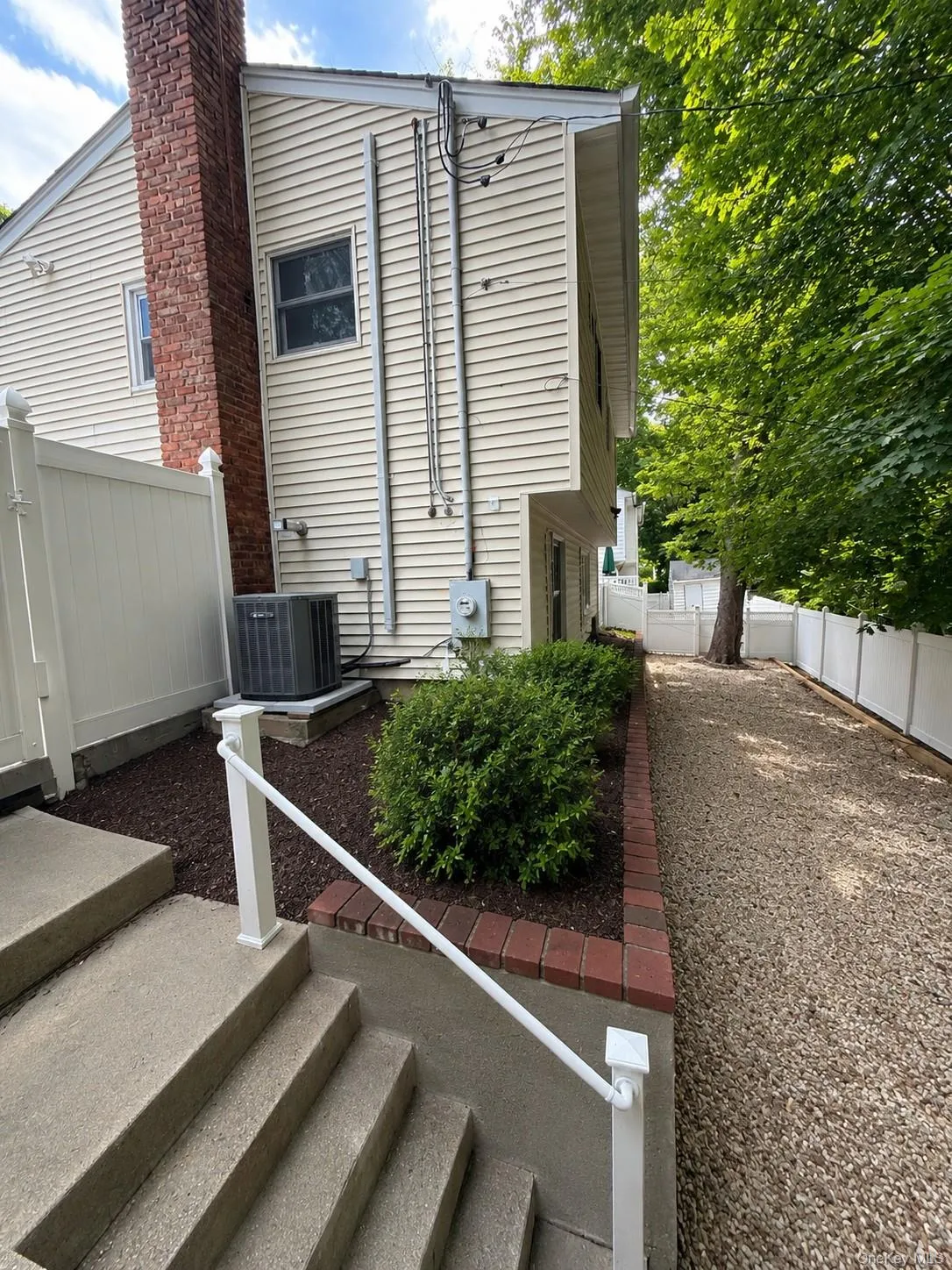 5-A SECOND Road, North Hempstead, NY, 3 Bedrooms Bedrooms, 14 Rooms Rooms,1 BathroomBathrooms,Residential,For Rent,SECOND,0,1032244 5-A SECOND Road, North Hempstead, NY, 3 Bedrooms Bedrooms, 14 Rooms Rooms,1 BathroomBathrooms,Residential,For Rent,SECOND,0,1032244