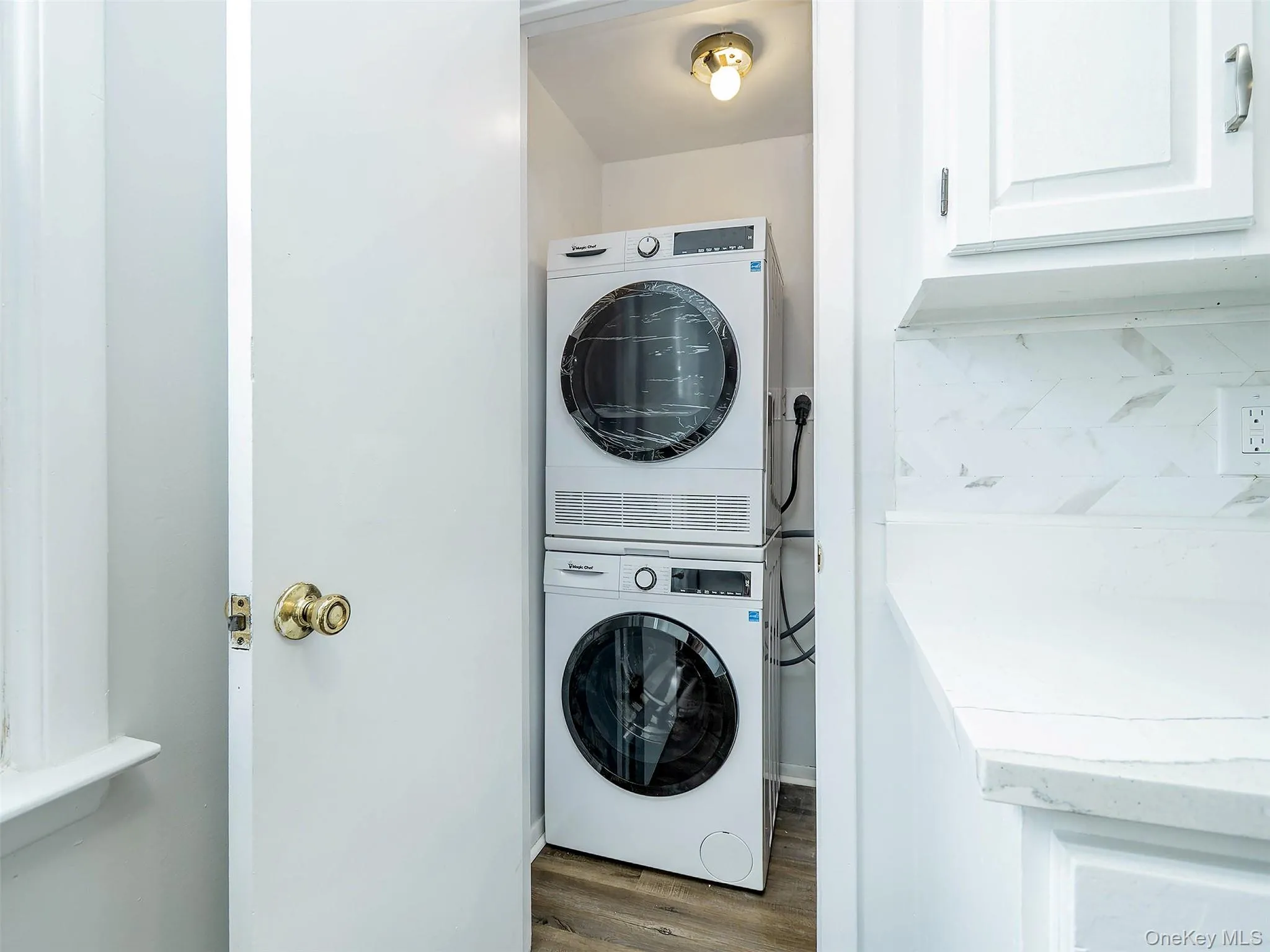92 Elm Avenue, Glen Cove, NY, 3 Bedrooms Bedrooms, 5 Rooms Rooms,1 BathroomBathrooms,Residential Lease,For Rent,Elm,0,1032247 92 Elm Avenue, Glen Cove, NY, 3 Bedrooms Bedrooms, 5 Rooms Rooms,1 BathroomBathrooms,Residential Lease,For Rent,Elm,0,1032247