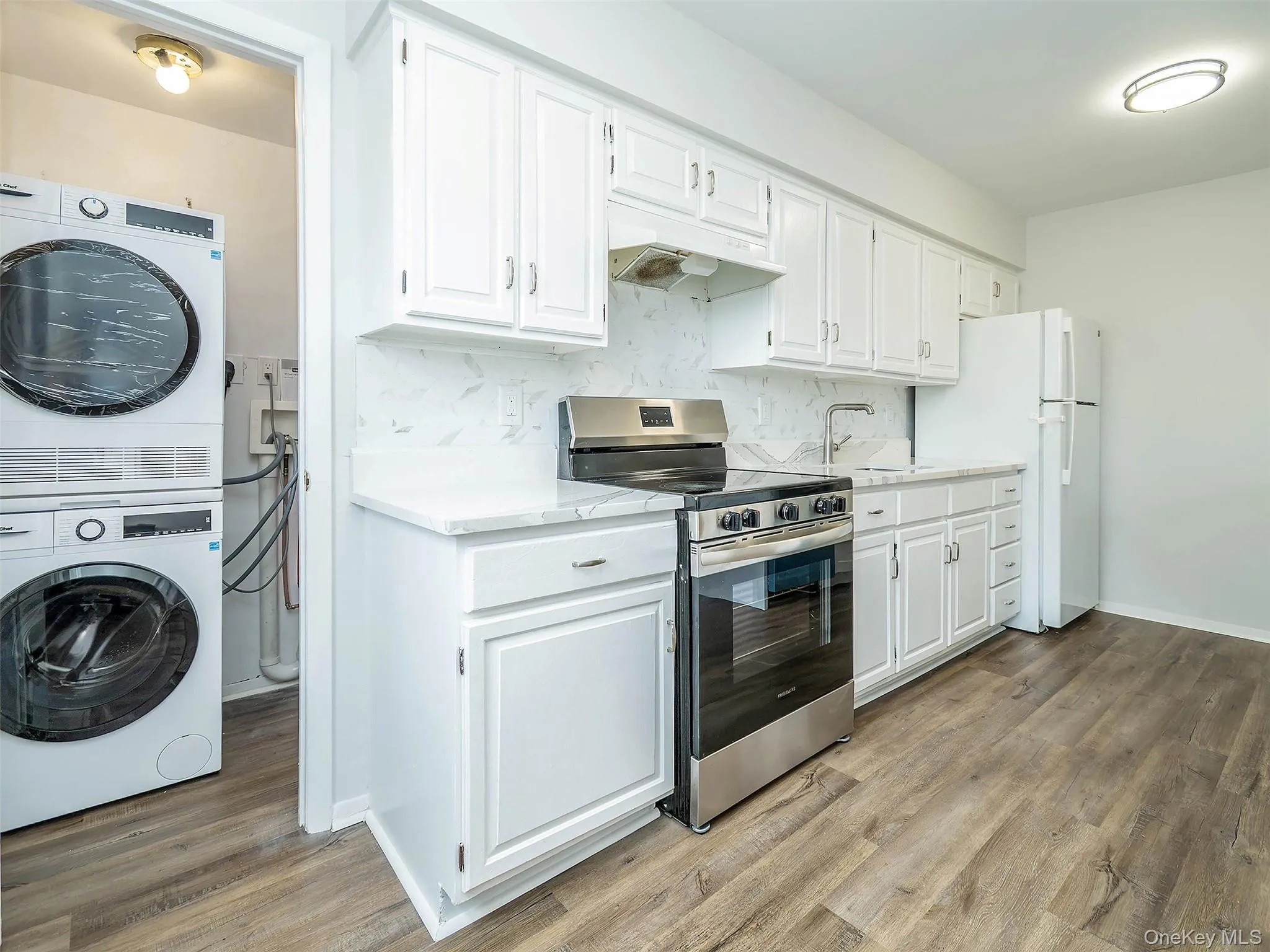 92 Elm Avenue, Glen Cove, NY, 3 Bedrooms Bedrooms, 5 Rooms Rooms,1 BathroomBathrooms,Residential Lease,For Rent,Elm,0,1032247 92 Elm Avenue, Glen Cove, NY, 3 Bedrooms Bedrooms, 5 Rooms Rooms,1 BathroomBathrooms,Residential Lease,For Rent,Elm,0,1032247