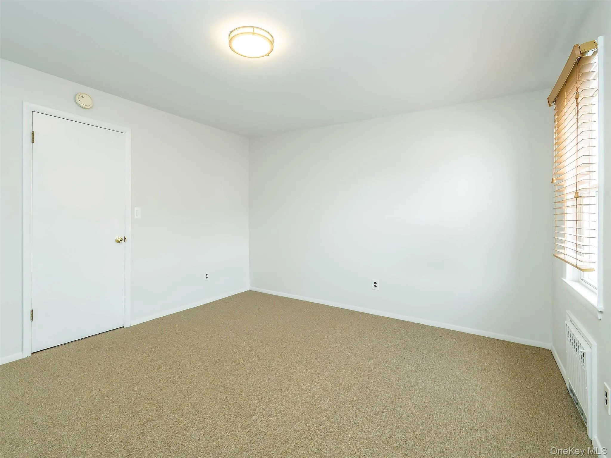 92 Elm Avenue, Glen Cove, NY, 3 Bedrooms Bedrooms, 5 Rooms Rooms,1 BathroomBathrooms,Residential Lease,For Rent,Elm,0,1032247 92 Elm Avenue, Glen Cove, NY, 3 Bedrooms Bedrooms, 5 Rooms Rooms,1 BathroomBathrooms,Residential Lease,For Rent,Elm,0,1032247
