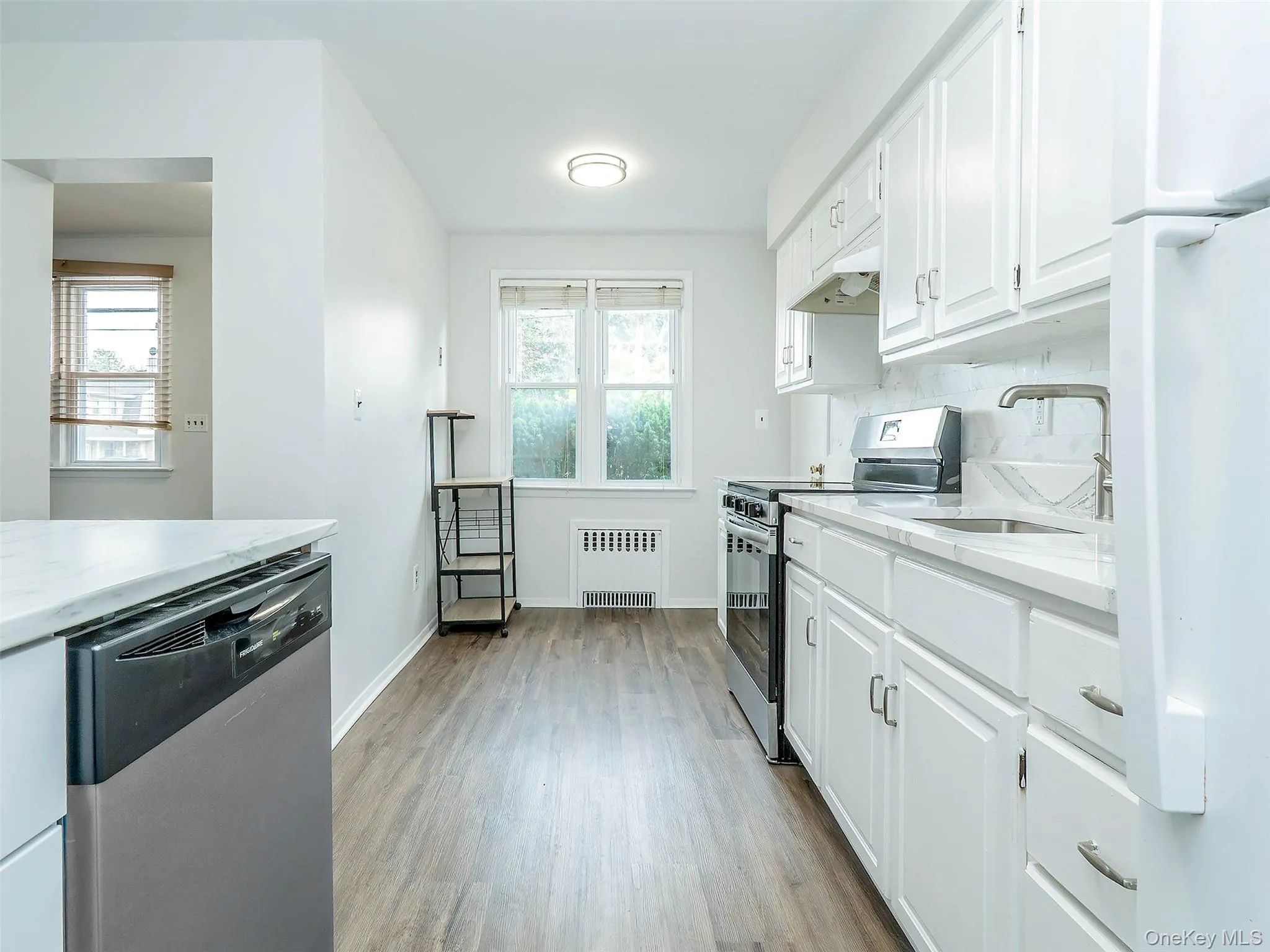 92 Elm Avenue, Glen Cove, NY, 3 Bedrooms Bedrooms, 5 Rooms Rooms,1 BathroomBathrooms,Residential Lease,For Rent,Elm,0,1032247 92 Elm Avenue, Glen Cove, NY, 3 Bedrooms Bedrooms, 5 Rooms Rooms,1 BathroomBathrooms,Residential Lease,For Rent,Elm,0,1032247