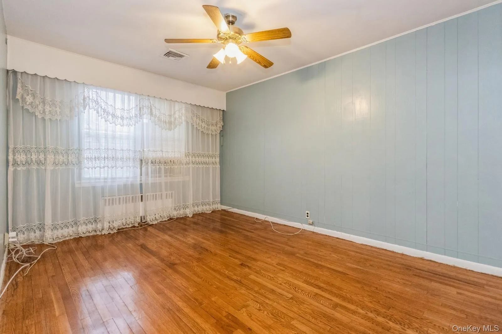 bedroom bedroom