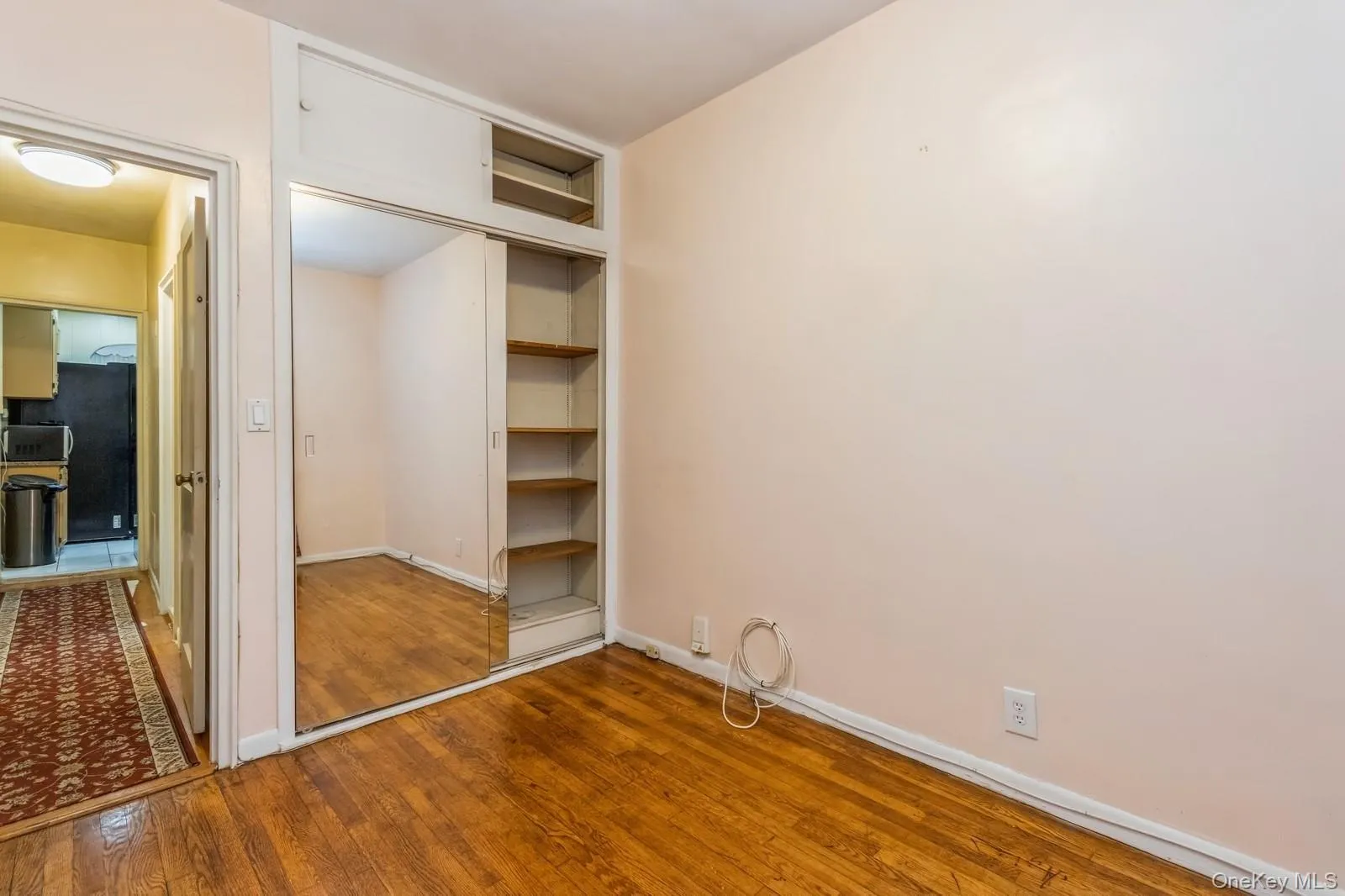 bedroom. bedroom.