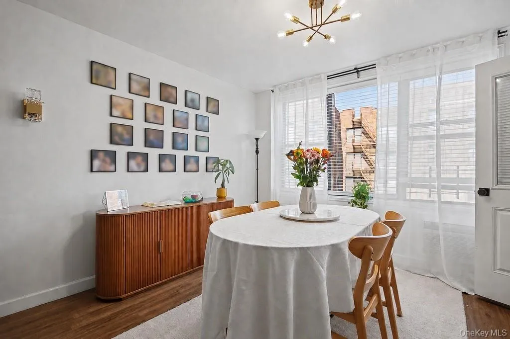 Dining Room has a picture window Dining Room has a picture window