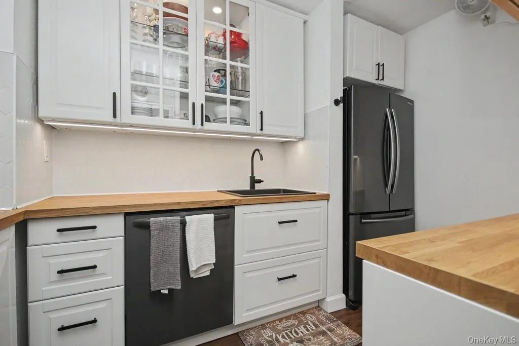 New cabinetry in Kitchen New cabinetry in Kitchen