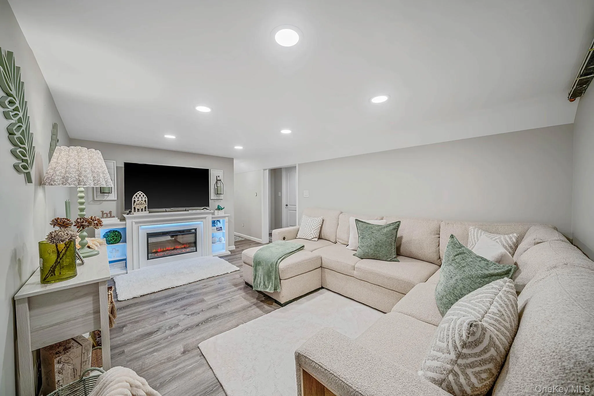 5 Overlook Drive, Brookhaven, NY, 2 Bedrooms Bedrooms, 8 Rooms Rooms,2 BathroomsBathrooms,Residential,For Rent,Overlook,0,1032255 5 Overlook Drive, Brookhaven, NY, 2 Bedrooms Bedrooms, 8 Rooms Rooms,2 BathroomsBathrooms,Residential,For Rent,Overlook,0,1032255