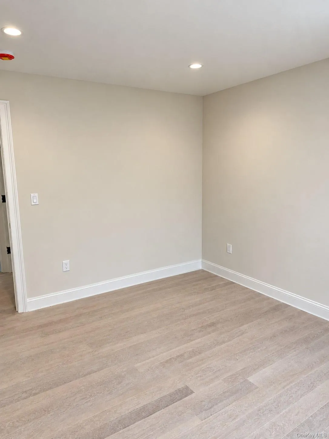 215 Boston Avenue, Oyster Bay, NY, 5 Bedrooms Bedrooms, 9 Rooms Rooms,3 BathroomsBathrooms,Residential,For Rent,Boston,0,1032257 215 Boston Avenue, Oyster Bay, NY, 5 Bedrooms Bedrooms, 9 Rooms Rooms,3 BathroomsBathrooms,Residential,For Rent,Boston,0,1032257