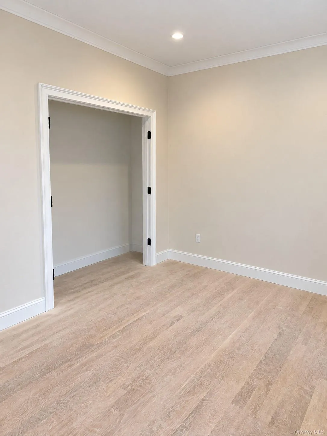 215 Boston Avenue, Oyster Bay, NY, 5 Bedrooms Bedrooms, 9 Rooms Rooms,3 BathroomsBathrooms,Residential,For Rent,Boston,0,1032257 215 Boston Avenue, Oyster Bay, NY, 5 Bedrooms Bedrooms, 9 Rooms Rooms,3 BathroomsBathrooms,Residential,For Rent,Boston,0,1032257