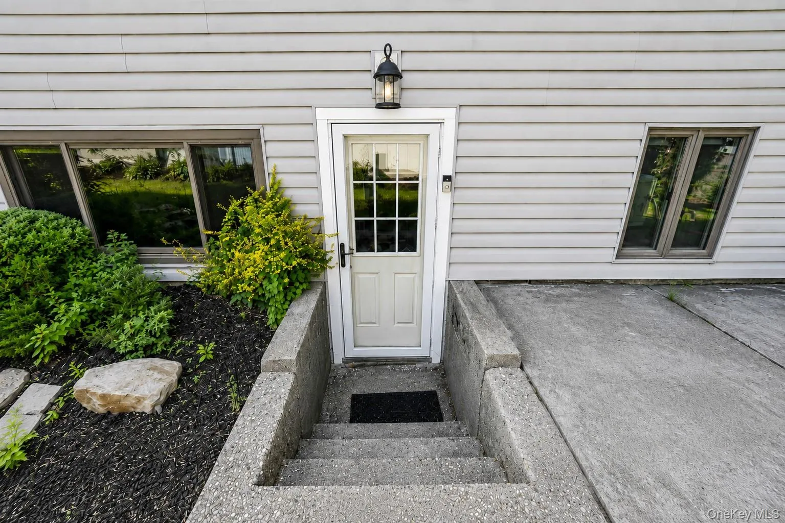 1 Rutgers Street, Smithtown, NY, 2 Bedrooms Bedrooms, 5 Rooms Rooms,2 BathroomsBathrooms,Residential,For Rent,Rutgers,0,1032258 1 Rutgers Street, Smithtown, NY, 2 Bedrooms Bedrooms, 5 Rooms Rooms,2 BathroomsBathrooms,Residential,For Rent,Rutgers,0,1032258