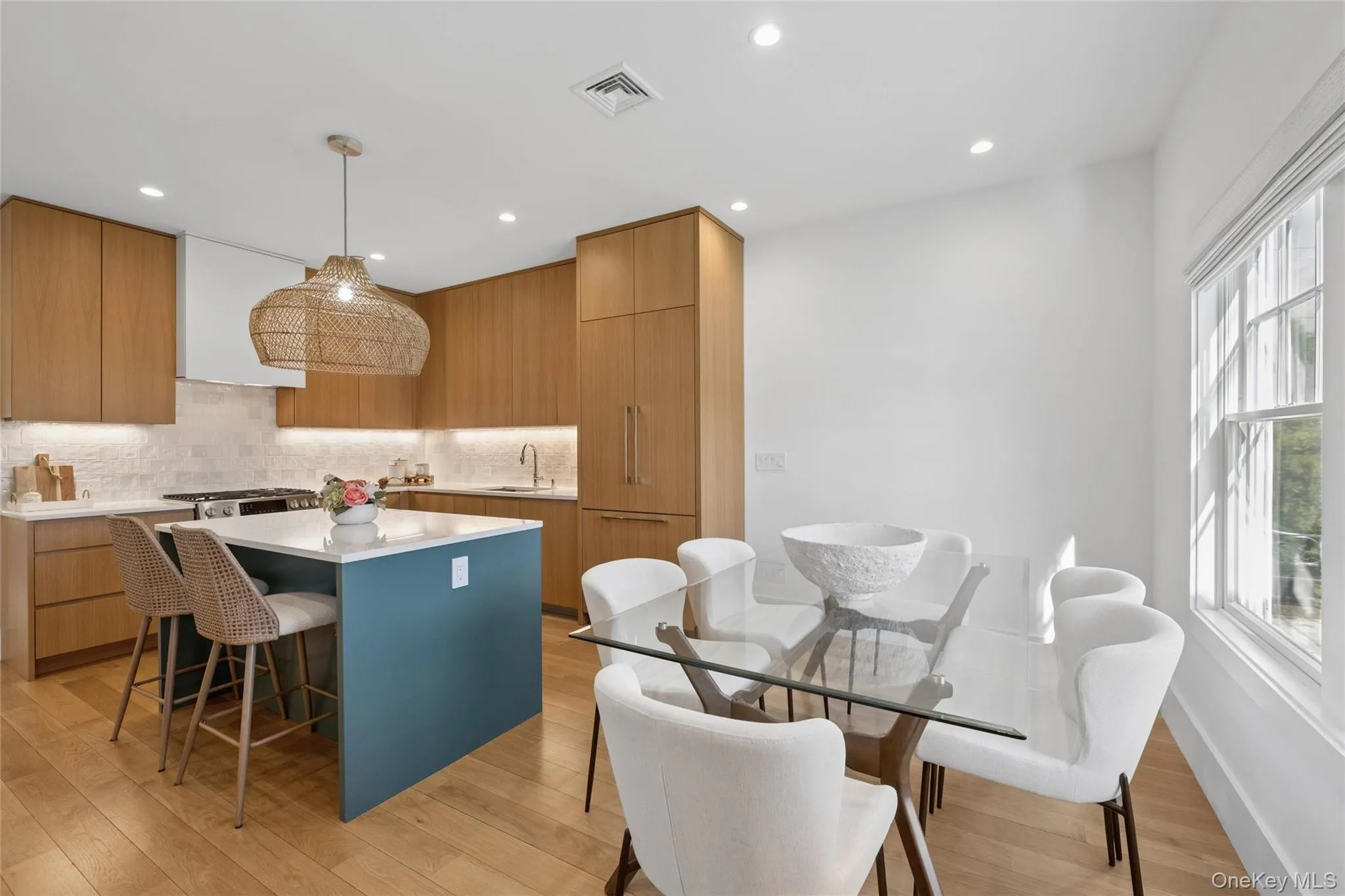 68 Foster Avenue, Southampton, NY, 2 Bedrooms Bedrooms, 7 Rooms Rooms,2 BathroomsBathrooms,Residential,For Rent,Foster,0,1032269 68 Foster Avenue, Southampton, NY, 2 Bedrooms Bedrooms, 7 Rooms Rooms,2 BathroomsBathrooms,Residential,For Rent,Foster,0,1032269
