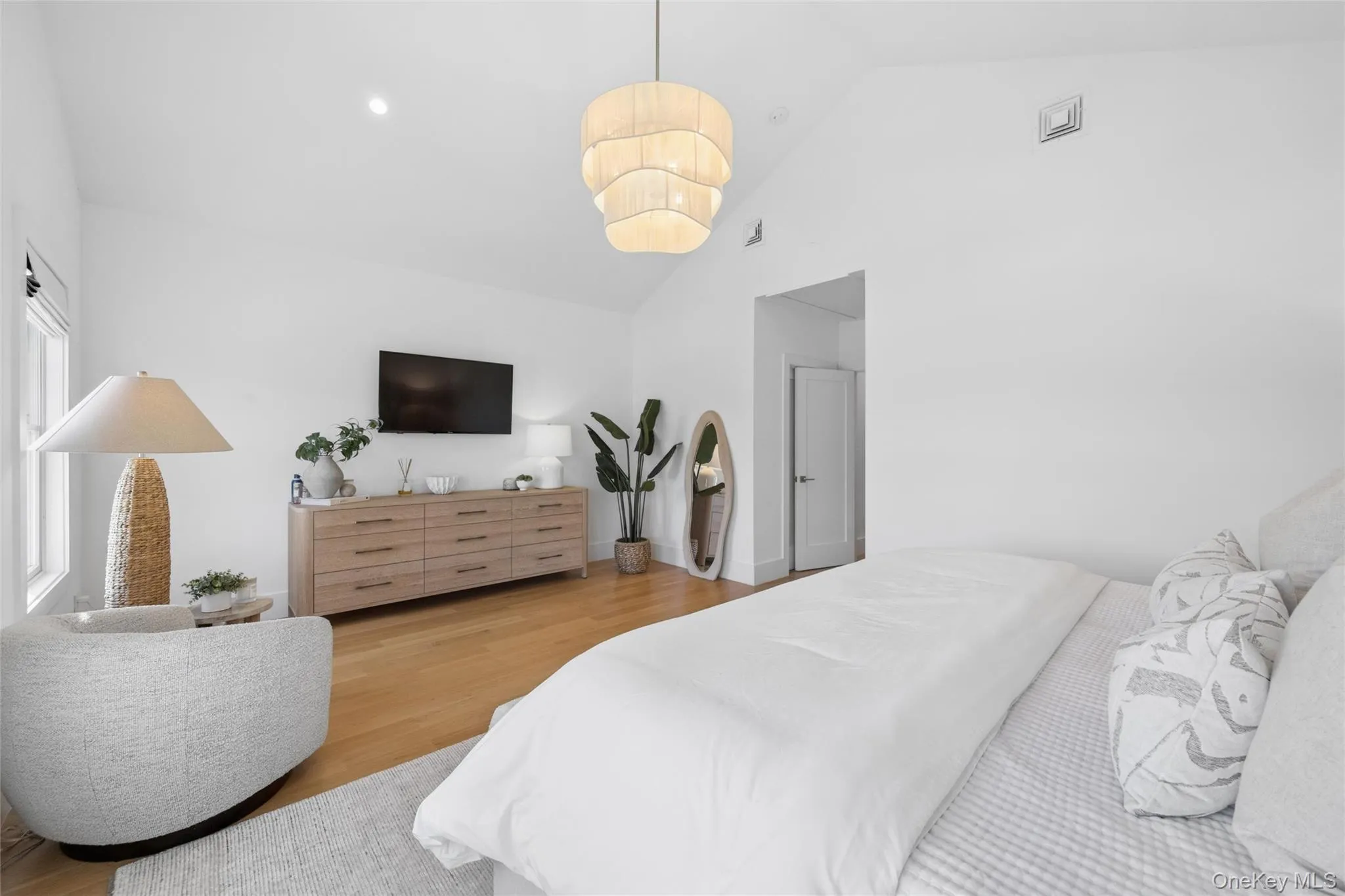 68 Foster Avenue, Southampton, NY, 2 Bedrooms Bedrooms, 7 Rooms Rooms,2 BathroomsBathrooms,Residential,For Rent,Foster,0,1032269 68 Foster Avenue, Southampton, NY, 2 Bedrooms Bedrooms, 7 Rooms Rooms,2 BathroomsBathrooms,Residential,For Rent,Foster,0,1032269