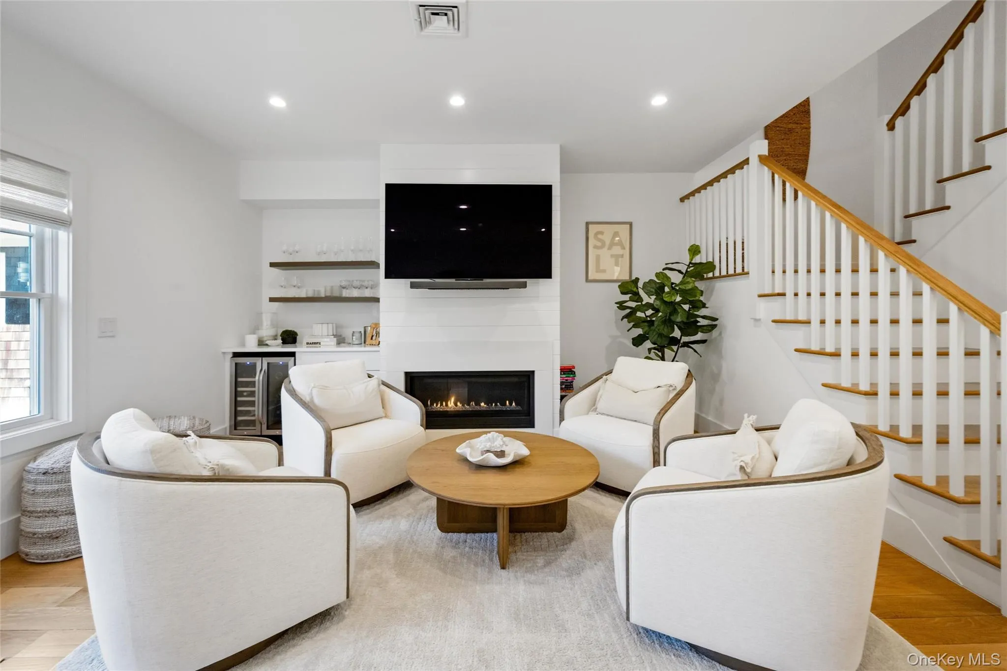 68 Foster Avenue, Southampton, NY, 2 Bedrooms Bedrooms, 7 Rooms Rooms,2 BathroomsBathrooms,Residential,For Rent,Foster,0,1032269 68 Foster Avenue, Southampton, NY, 2 Bedrooms Bedrooms, 7 Rooms Rooms,2 BathroomsBathrooms,Residential,For Rent,Foster,0,1032269
