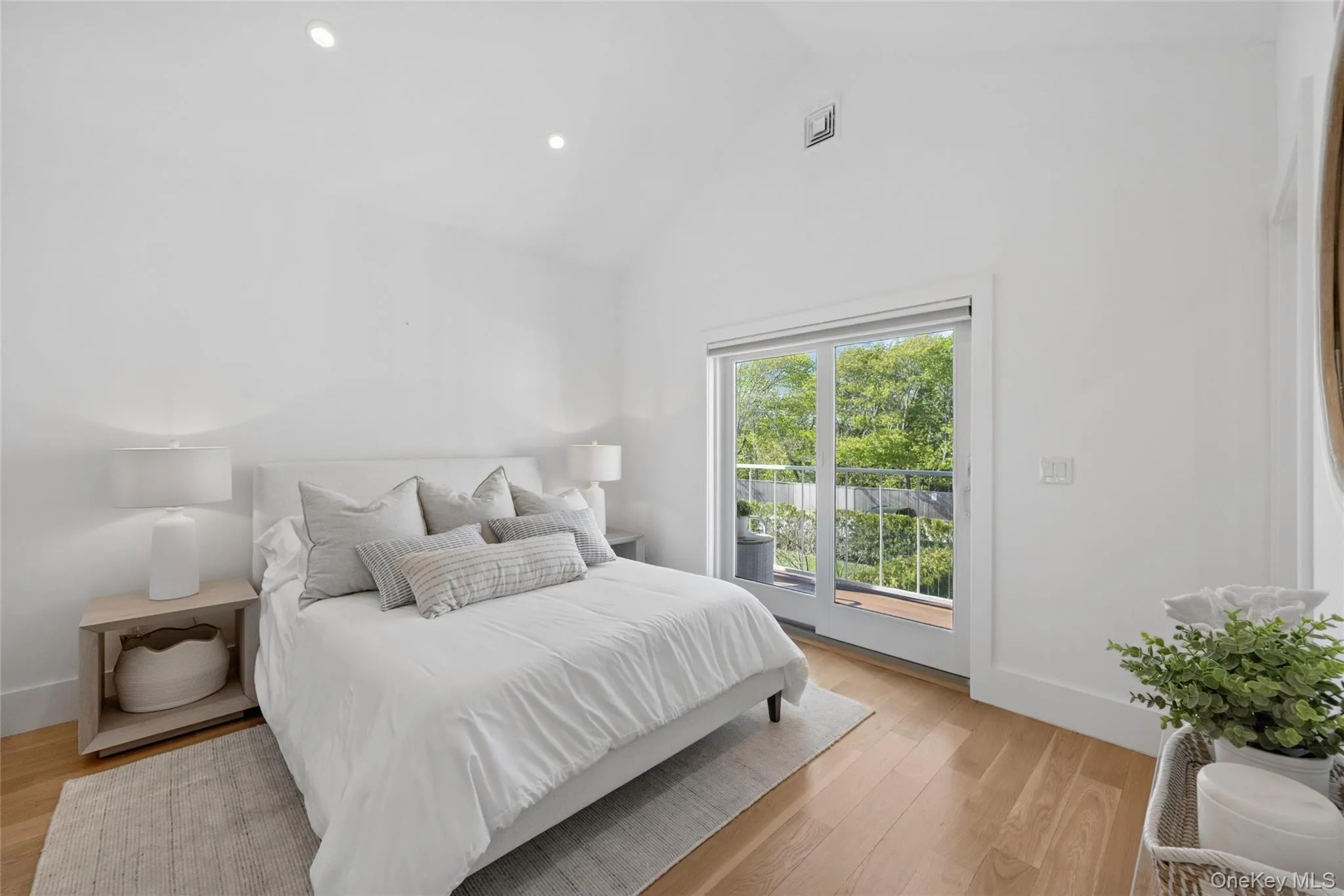 68 Foster Avenue, Southampton, NY, 2 Bedrooms Bedrooms, 7 Rooms Rooms,2 BathroomsBathrooms,Residential,For Rent,Foster,0,1032269 68 Foster Avenue, Southampton, NY, 2 Bedrooms Bedrooms, 7 Rooms Rooms,2 BathroomsBathrooms,Residential,For Rent,Foster,0,1032269