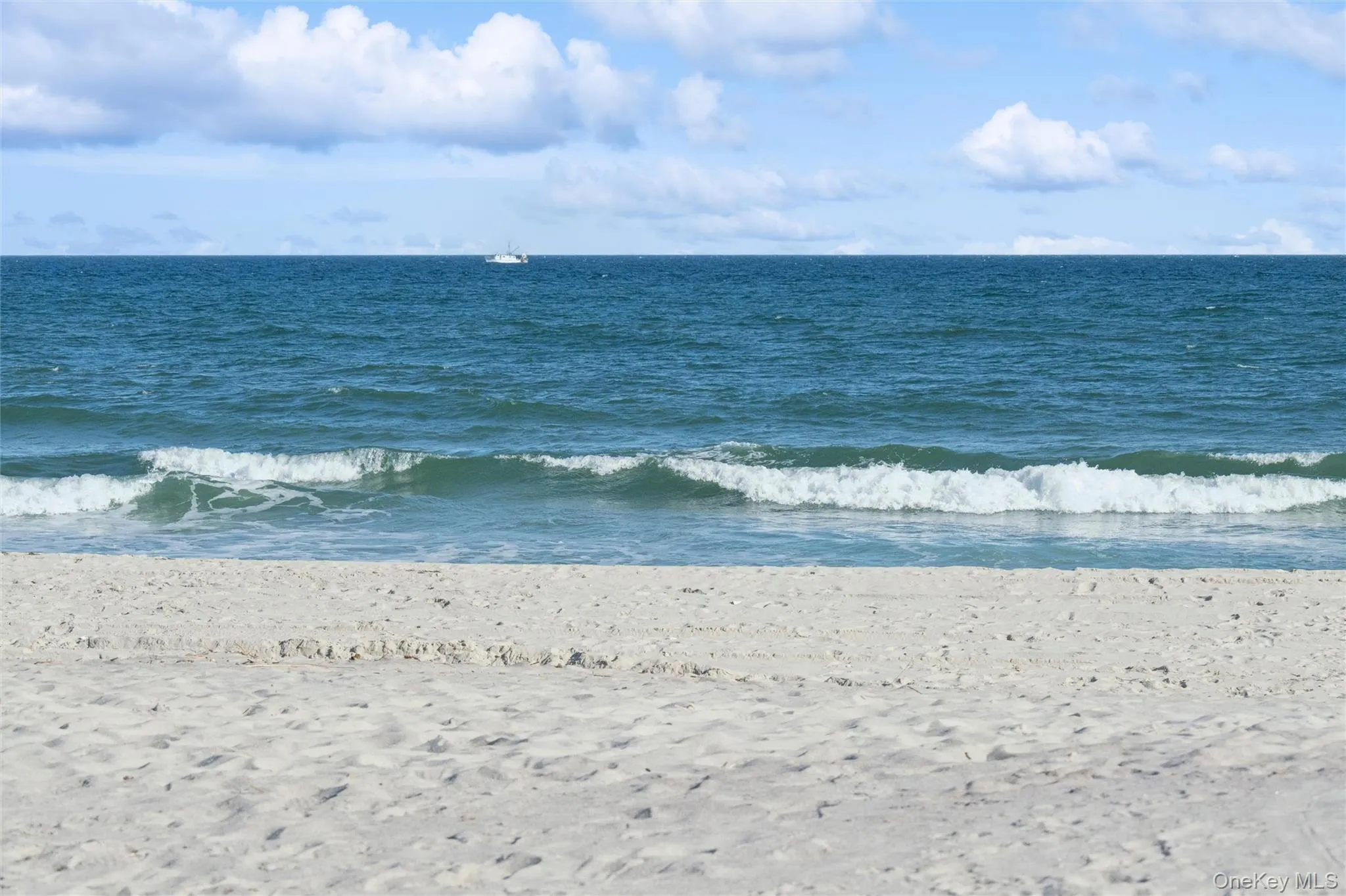 68 Foster Avenue, Southampton, NY, 2 Bedrooms Bedrooms, 7 Rooms Rooms,2 BathroomsBathrooms,Residential,For Rent,Foster,0,1032269 68 Foster Avenue, Southampton, NY, 2 Bedrooms Bedrooms, 7 Rooms Rooms,2 BathroomsBathrooms,Residential,For Rent,Foster,0,1032269