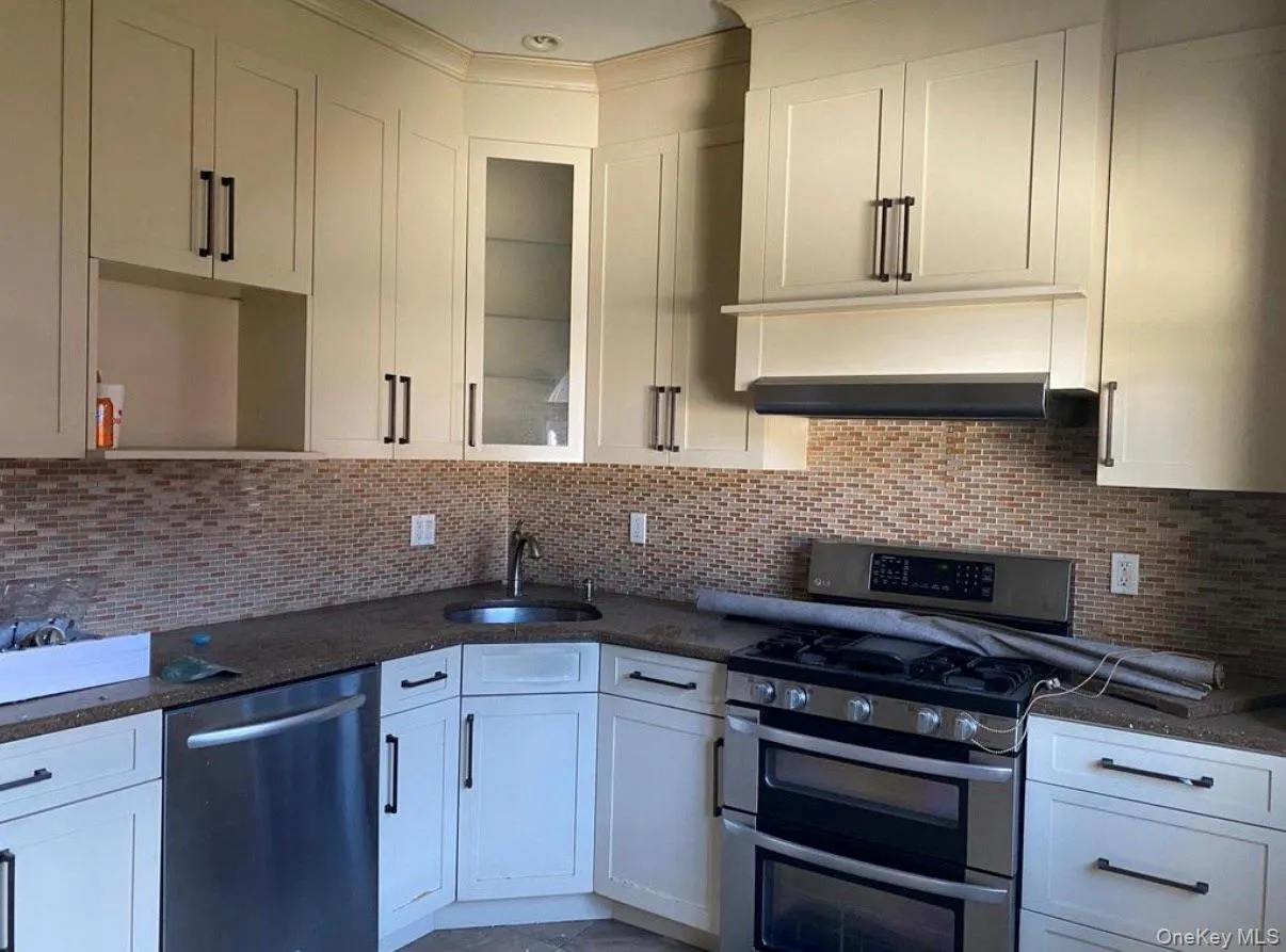 4122 163rd Street, New York, NY, 3 Bedrooms Bedrooms, 6 Rooms Rooms,1 BathroomBathrooms,Residential,For Rent,163rd,0,1032273 4122 163rd Street, New York, NY, 3 Bedrooms Bedrooms, 6 Rooms Rooms,1 BathroomBathrooms,Residential,For Rent,163rd,0,1032273