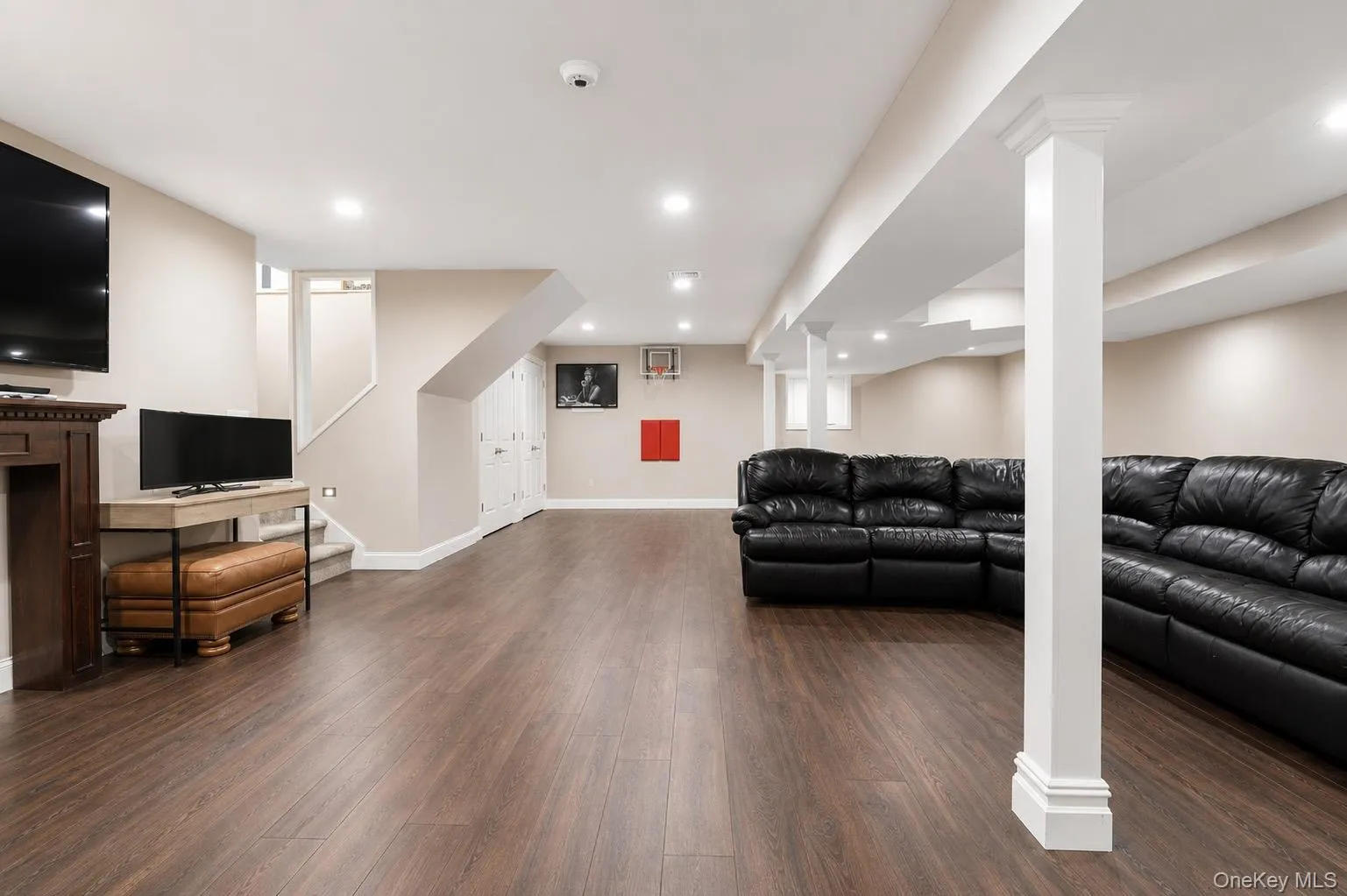 6 Fox Hunt Court, Huntington, NY, 5 Bedrooms Bedrooms, 9 Rooms Rooms,3 BathroomsBathrooms,Residential,For Rent,Fox Hunt,0,1032274 6 Fox Hunt Court, Huntington, NY, 5 Bedrooms Bedrooms, 9 Rooms Rooms,3 BathroomsBathrooms,Residential,For Rent,Fox Hunt,0,1032274