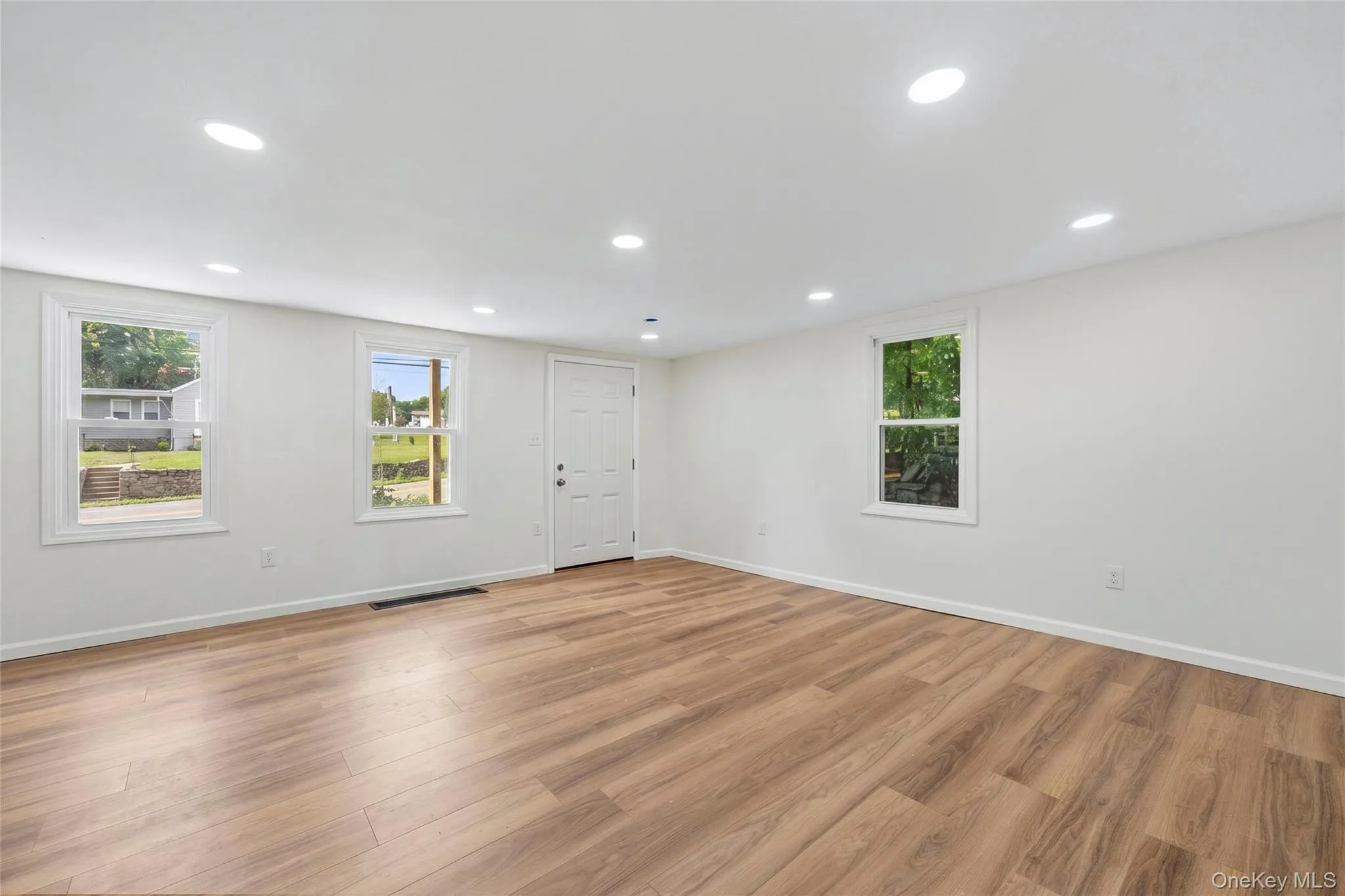 1630 Goshen Turnpike, Middletown, NY, 3 Bedrooms Bedrooms, 5 Rooms Rooms,1 BathroomBathrooms,Residential,For Rent,Goshen,0,1032279 1630 Goshen Turnpike, Middletown, NY, 3 Bedrooms Bedrooms, 5 Rooms Rooms,1 BathroomBathrooms,Residential,For Rent,Goshen,0,1032279