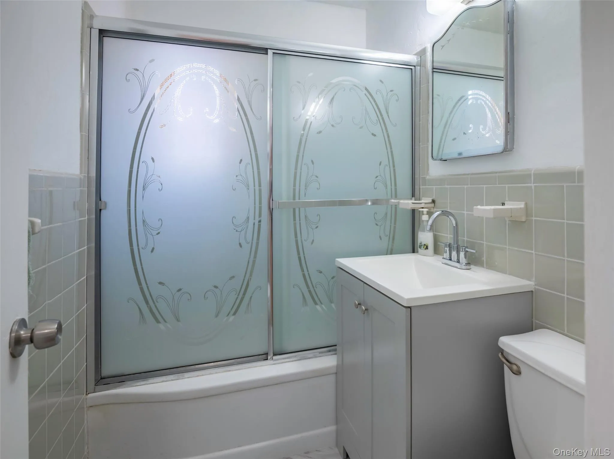 226-06 Manor Road, New York, NY, 2 Bedrooms Bedrooms, 5 Rooms Rooms,1 BathroomBathrooms,Residential,For Rent,Manor,0,1032280 226-06 Manor Road, New York, NY, 2 Bedrooms Bedrooms, 5 Rooms Rooms,1 BathroomBathrooms,Residential,For Rent,Manor,0,1032280