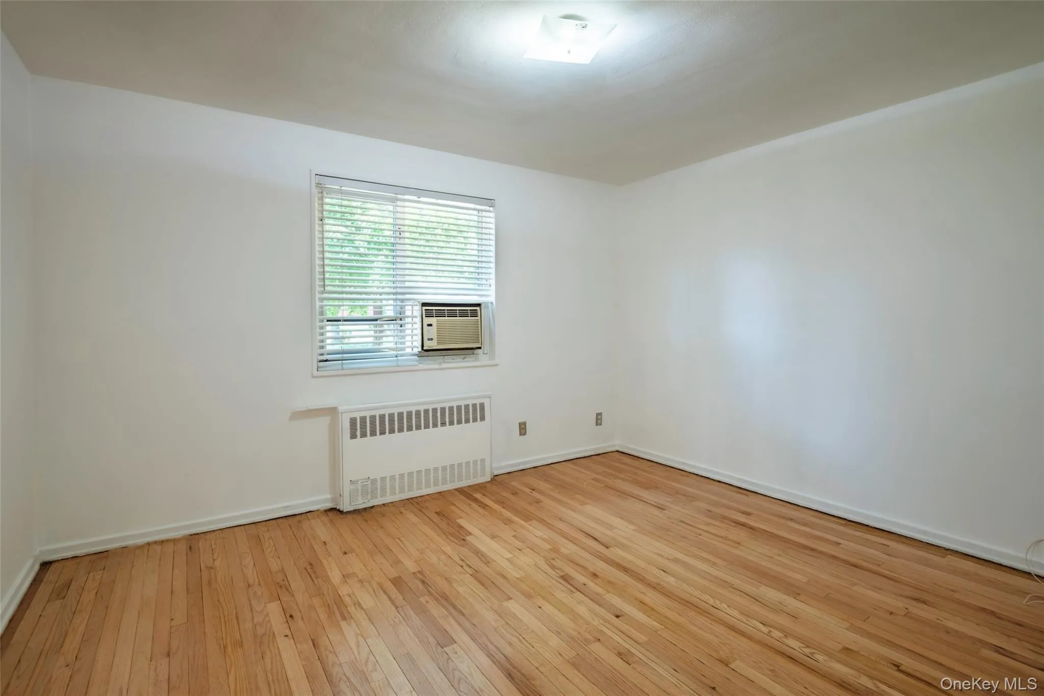 226-06 Manor Road, New York, NY, 2 Bedrooms Bedrooms, 5 Rooms Rooms,1 BathroomBathrooms,Residential,For Rent,Manor,0,1032280 226-06 Manor Road, New York, NY, 2 Bedrooms Bedrooms, 5 Rooms Rooms,1 BathroomBathrooms,Residential,For Rent,Manor,0,1032280