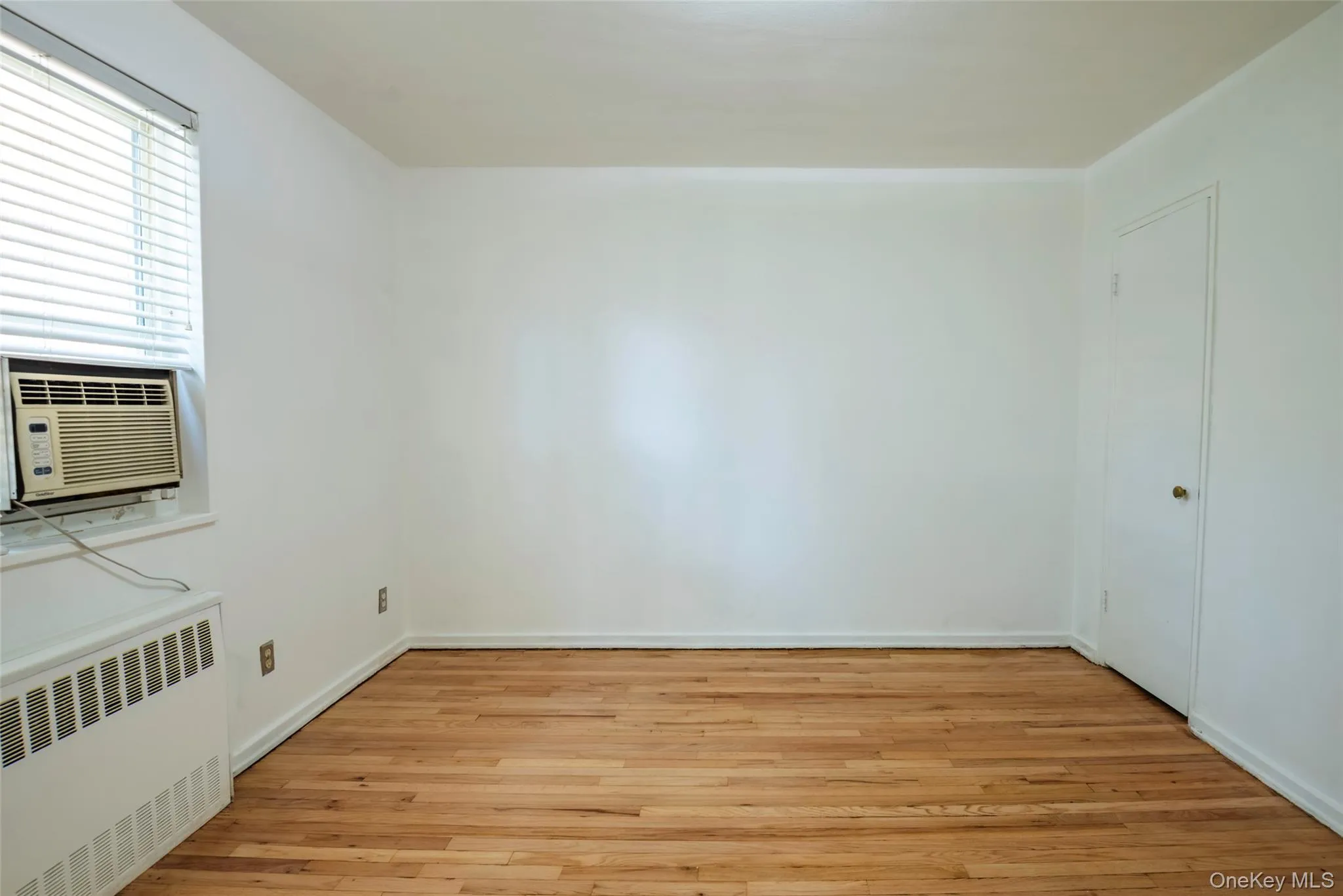 226-06 Manor Road, New York, NY, 2 Bedrooms Bedrooms, 5 Rooms Rooms,1 BathroomBathrooms,Residential,For Rent,Manor,0,1032280 226-06 Manor Road, New York, NY, 2 Bedrooms Bedrooms, 5 Rooms Rooms,1 BathroomBathrooms,Residential,For Rent,Manor,0,1032280