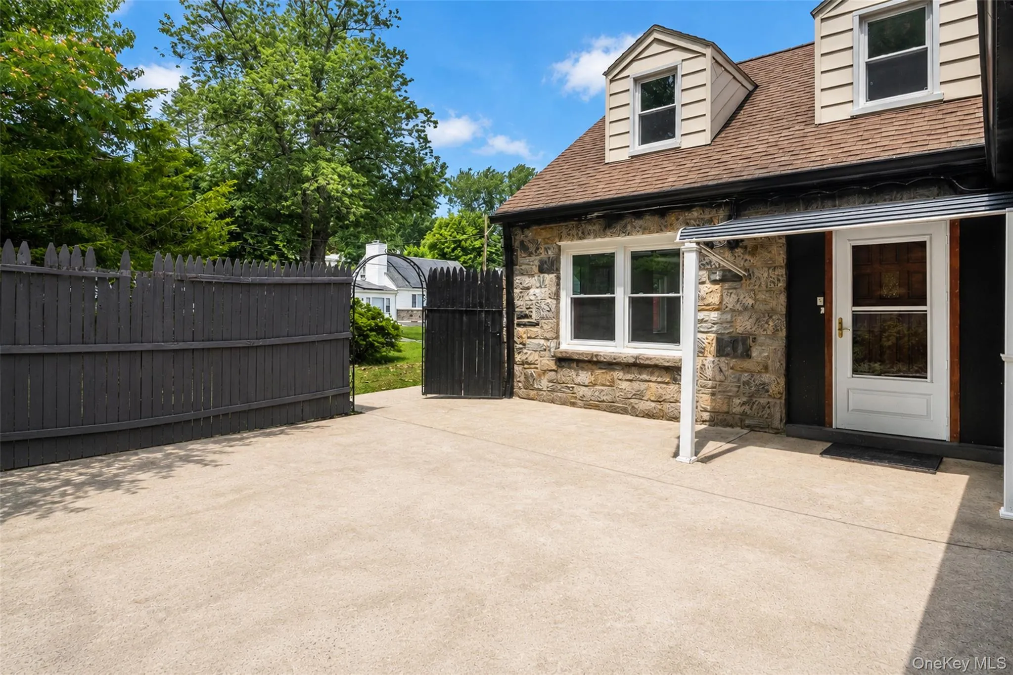 Entrance is off the side of the property. Enhanced. Entrance is off the side of the property. Enhanced.