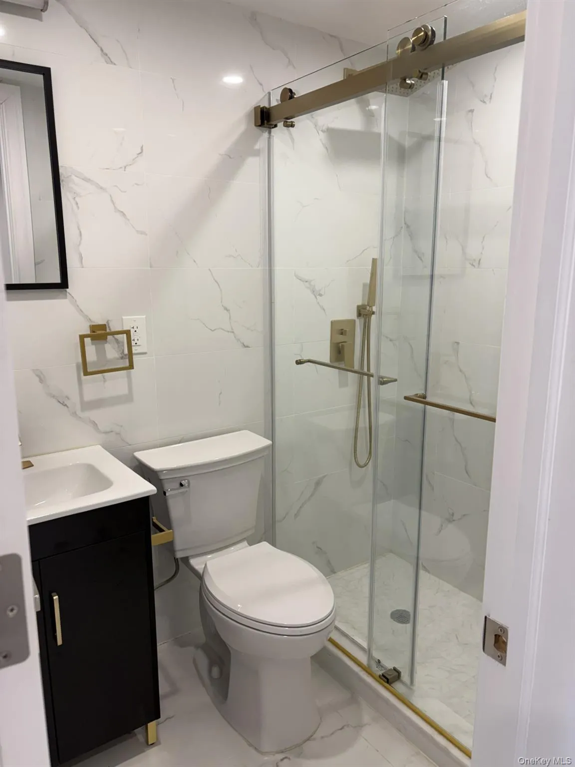 14441 78th Avenue, New York, NY, 3 Bedrooms Bedrooms, 5 Rooms Rooms,3 BathroomsBathrooms,Residential Lease,For Rent,78th,0,1032287 14441 78th Avenue, New York, NY, 3 Bedrooms Bedrooms, 5 Rooms Rooms,3 BathroomsBathrooms,Residential Lease,For Rent,78th,0,1032287