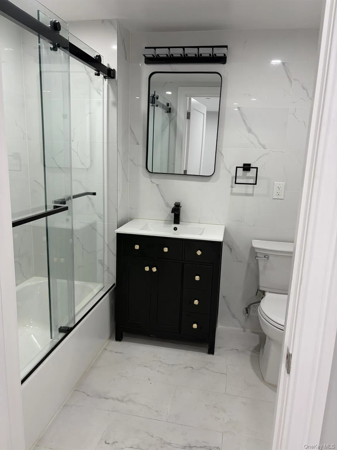 14441 78th Avenue, New York, NY, 3 Bedrooms Bedrooms, 5 Rooms Rooms,3 BathroomsBathrooms,Residential Lease,For Rent,78th,0,1032287 14441 78th Avenue, New York, NY, 3 Bedrooms Bedrooms, 5 Rooms Rooms,3 BathroomsBathrooms,Residential Lease,For Rent,78th,0,1032287